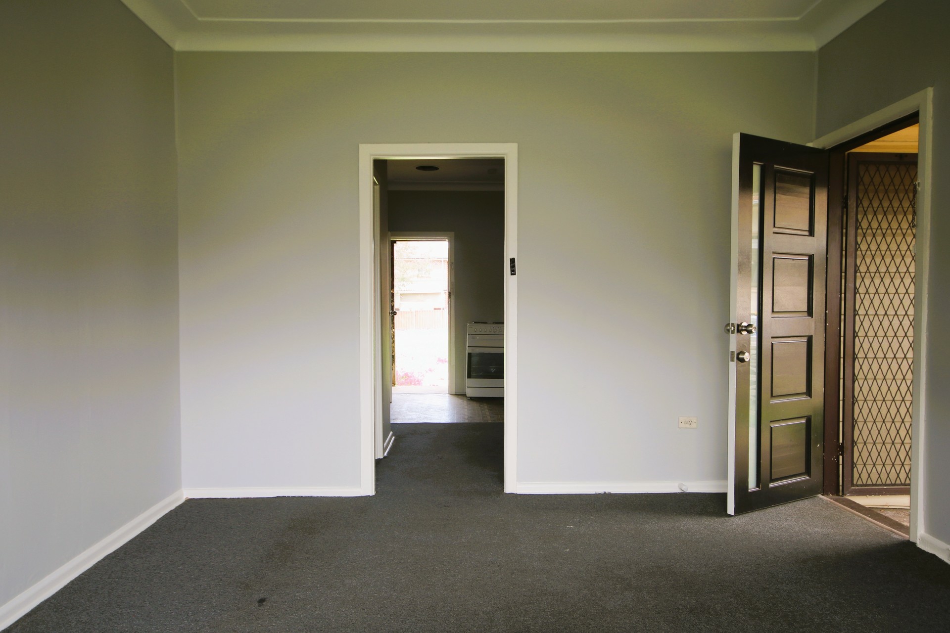 18 Tobruk Avenue, LIVERPOOL