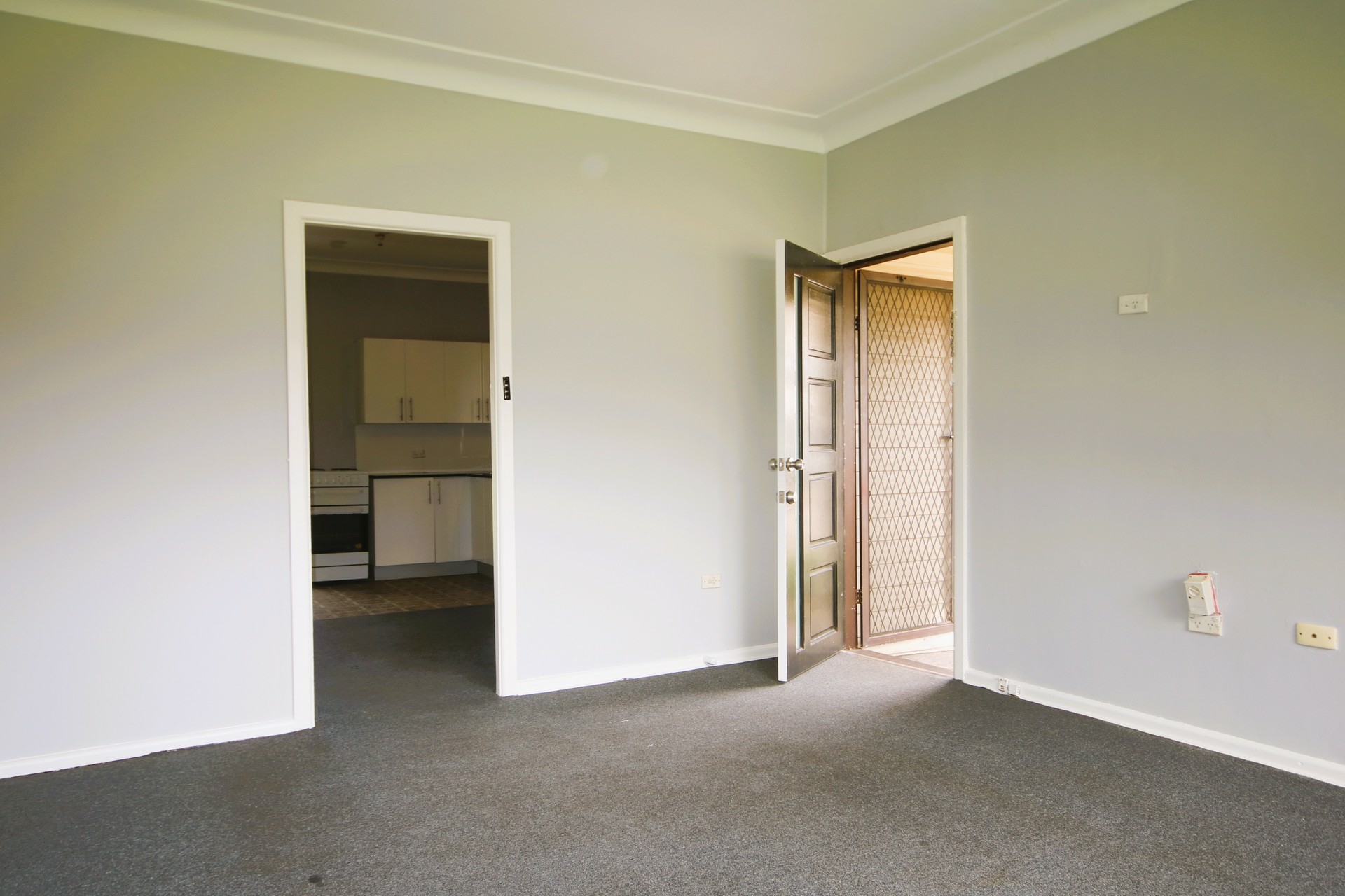 18 Tobruk Avenue, LIVERPOOL