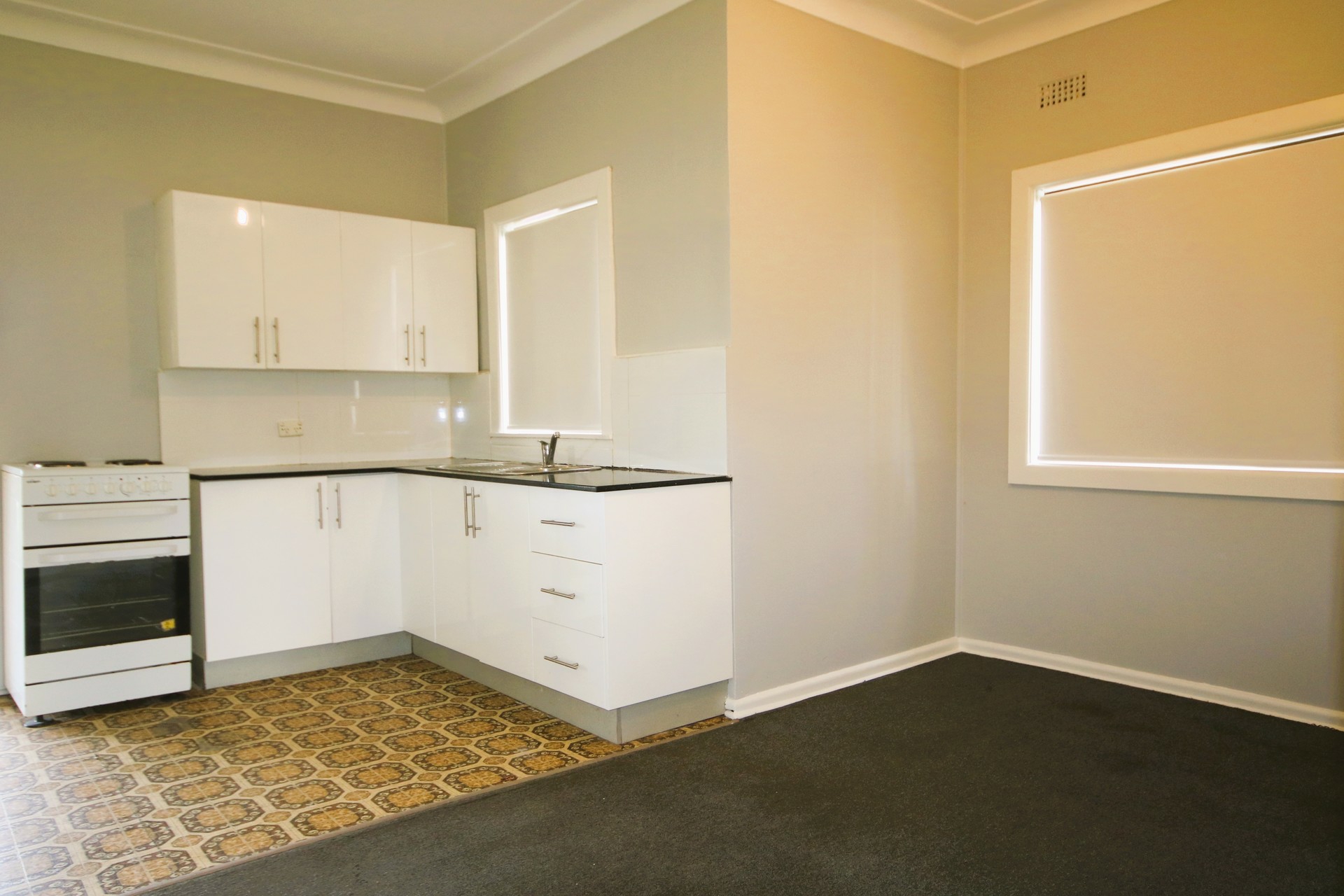 18 Tobruk Avenue, LIVERPOOL