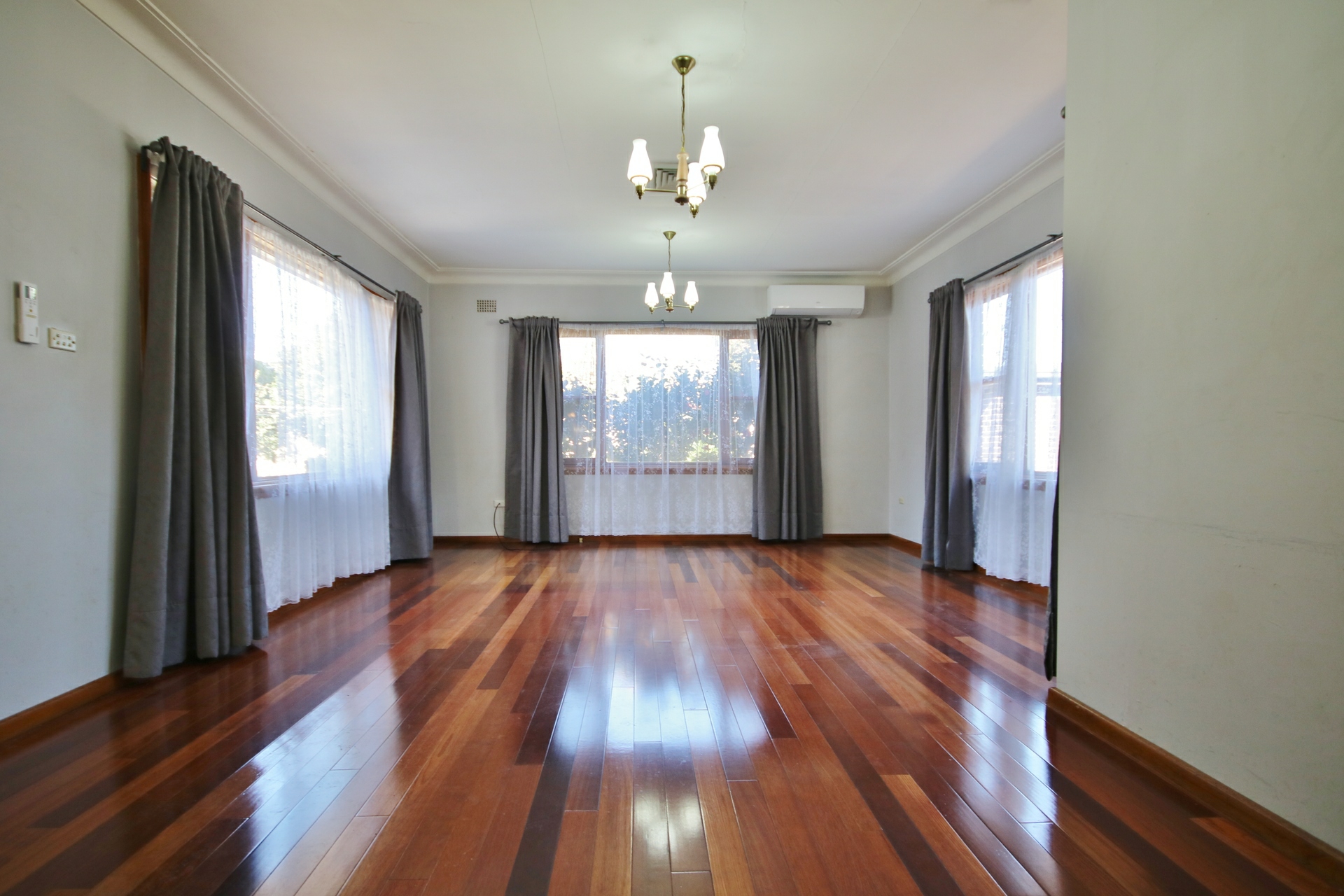 32 Greenway Parade, REVESBY