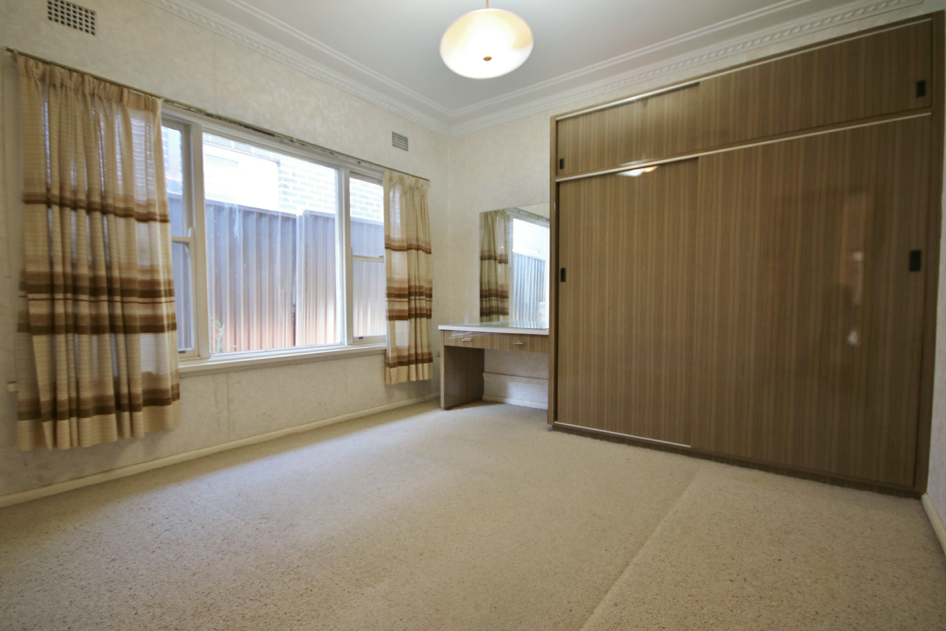 32 Greenway Parade, REVESBY
