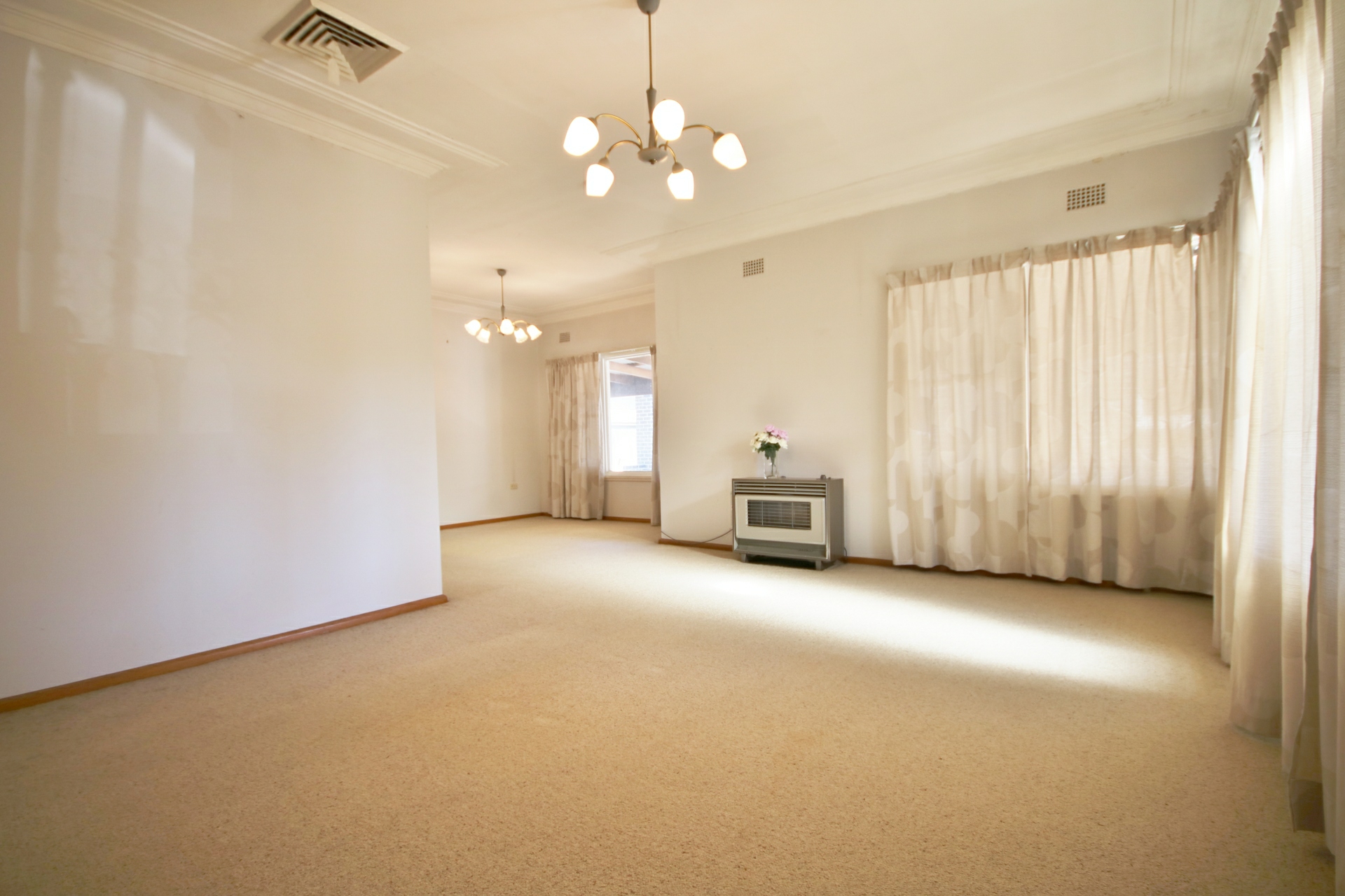 32 Greenway Parade, REVESBY