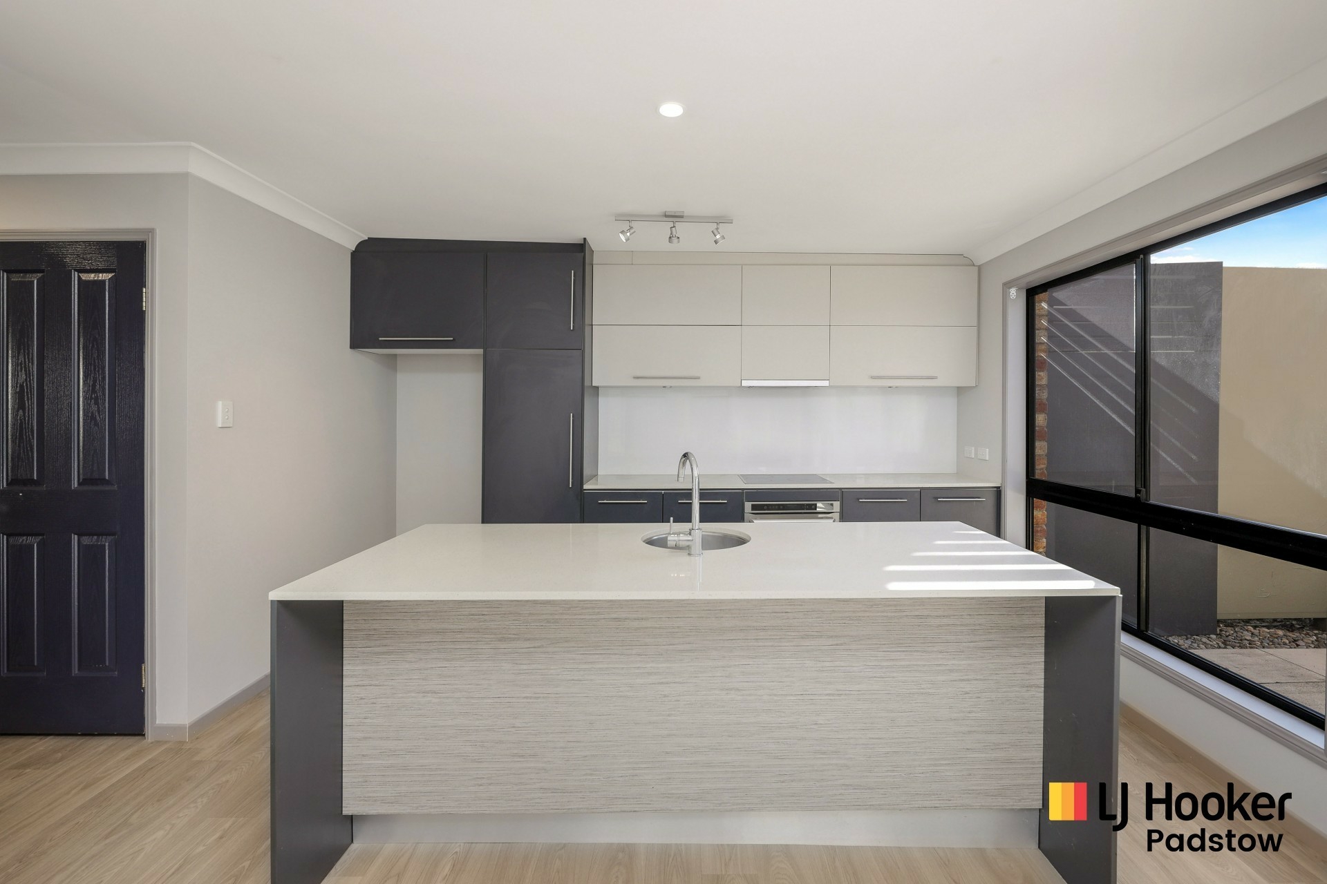 24 Donald Street, PICNIC POINT