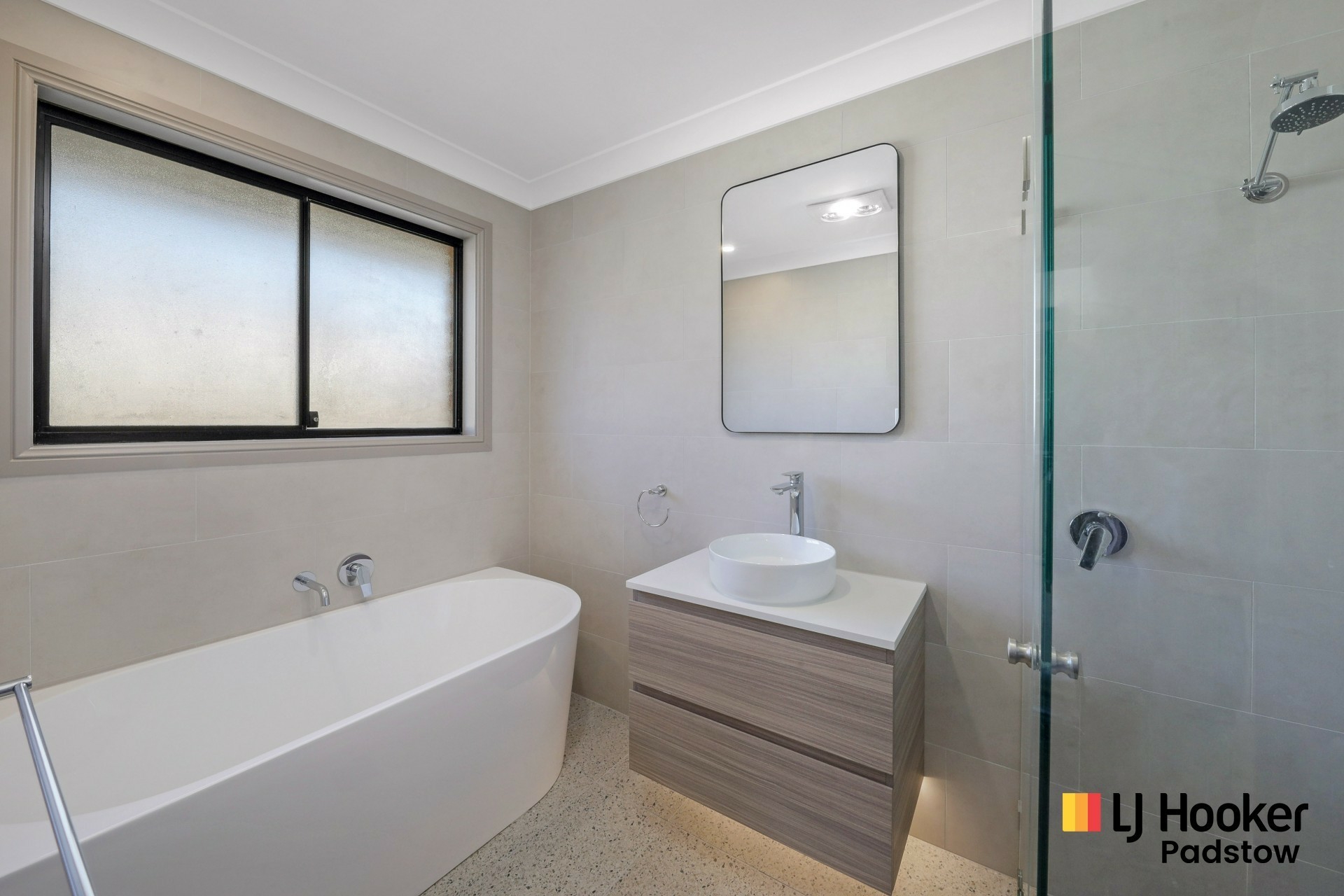 24 Donald Street, PICNIC POINT