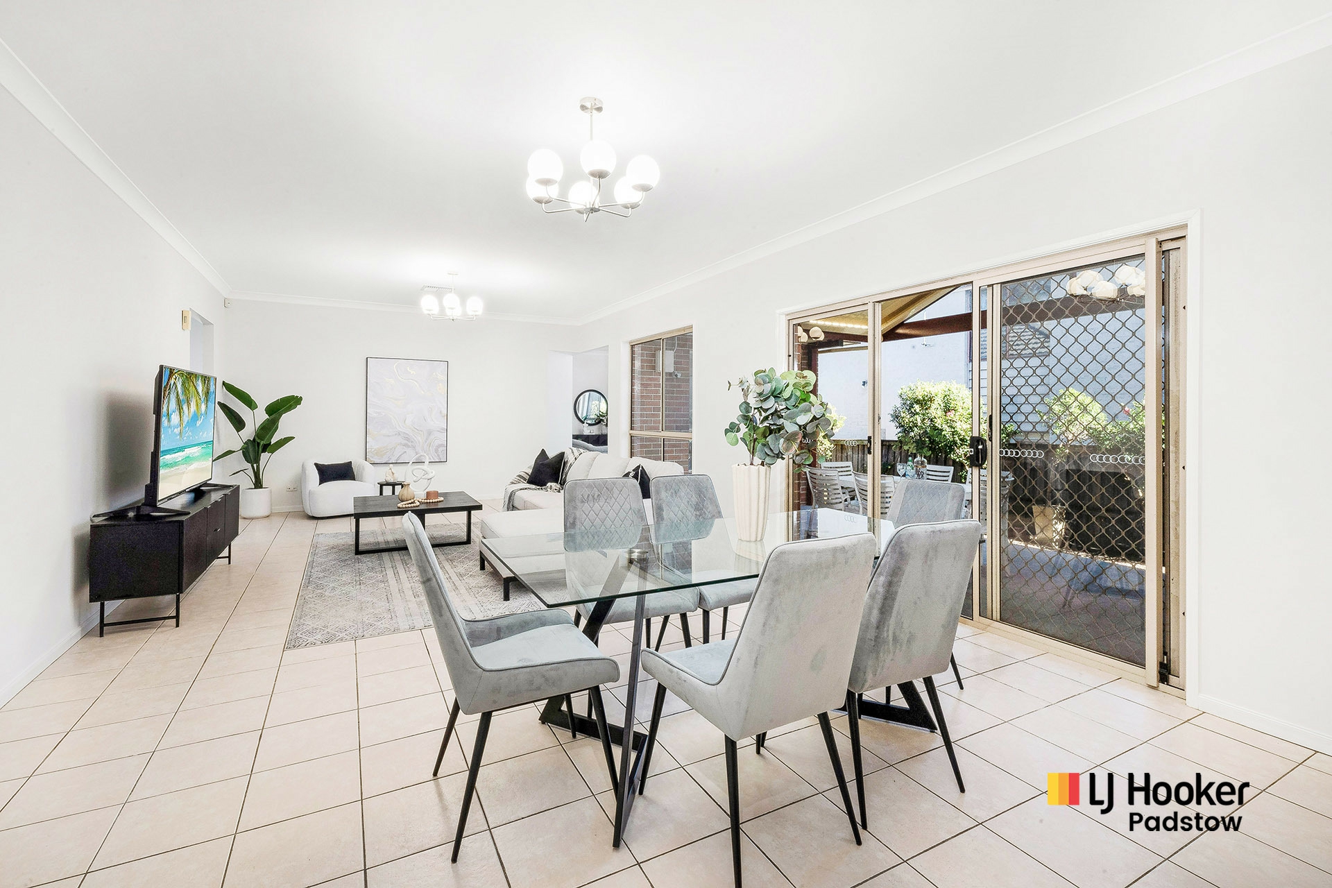 51 Burns Road, PICNIC POINT