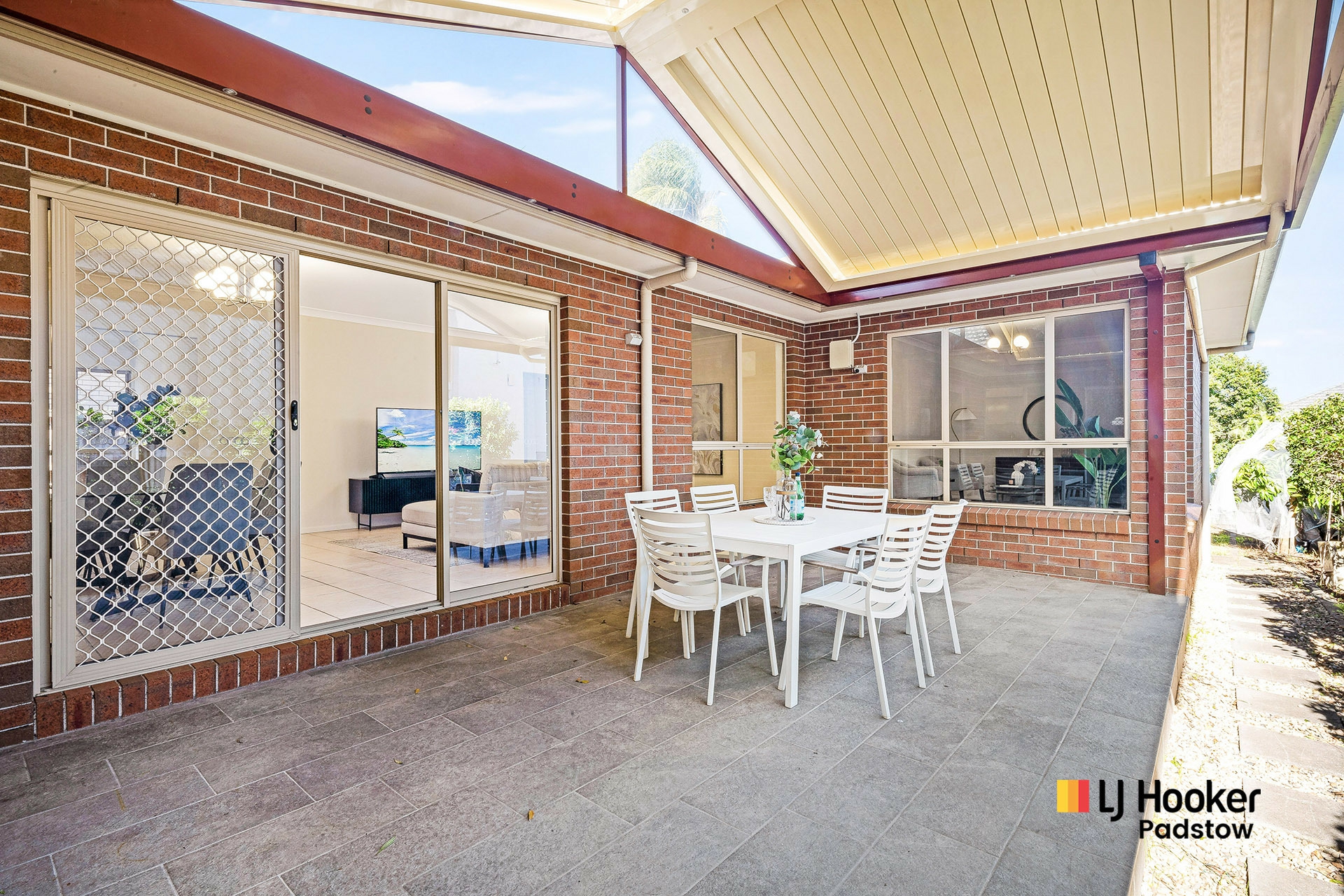 51 Burns Road, PICNIC POINT