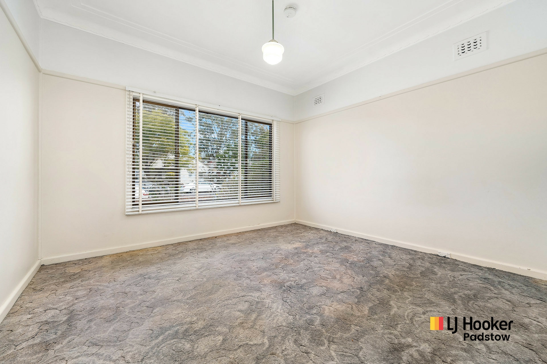 22 Swan Street — photo 6 of 7