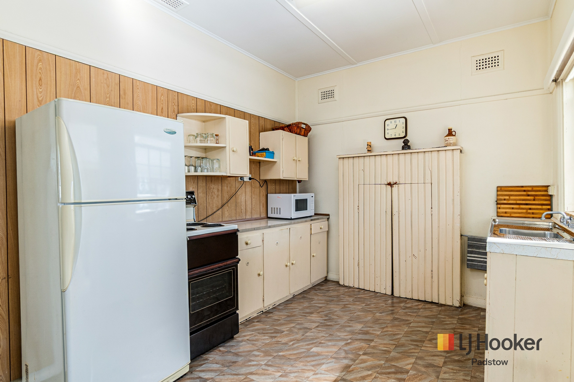 12 Bushland Drive — photo 3 of 15