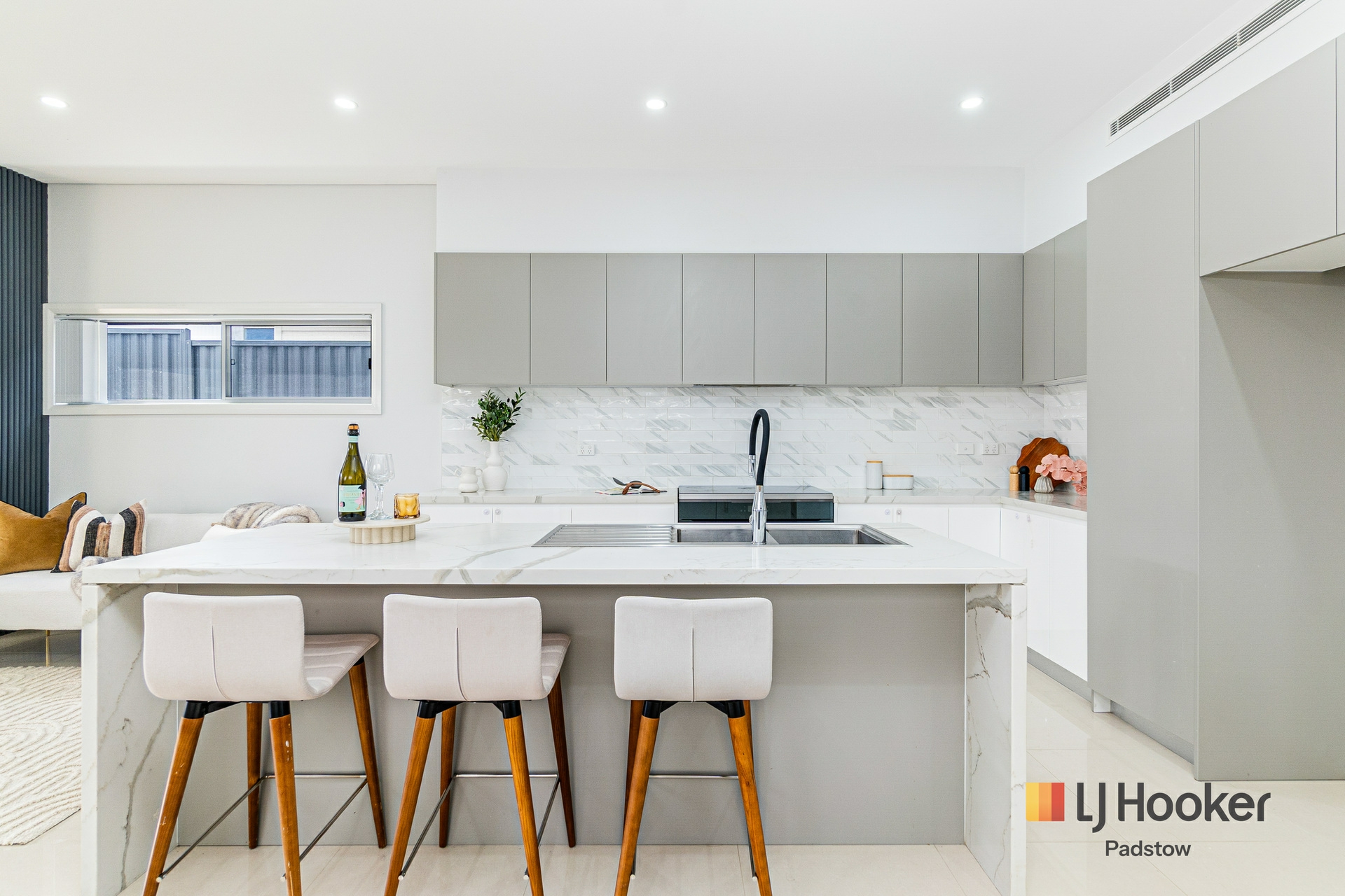 122 Tower Street — photo 5 of 14