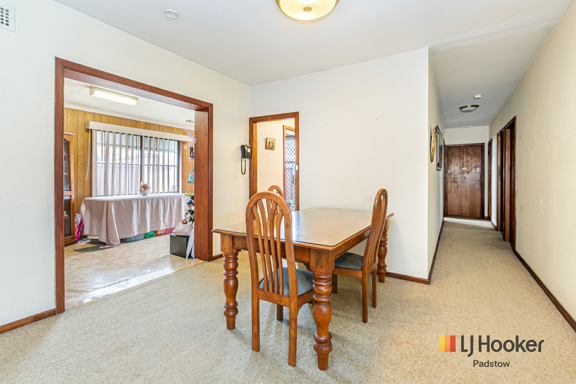 18 Bradley Crescent — photo 4 of 10