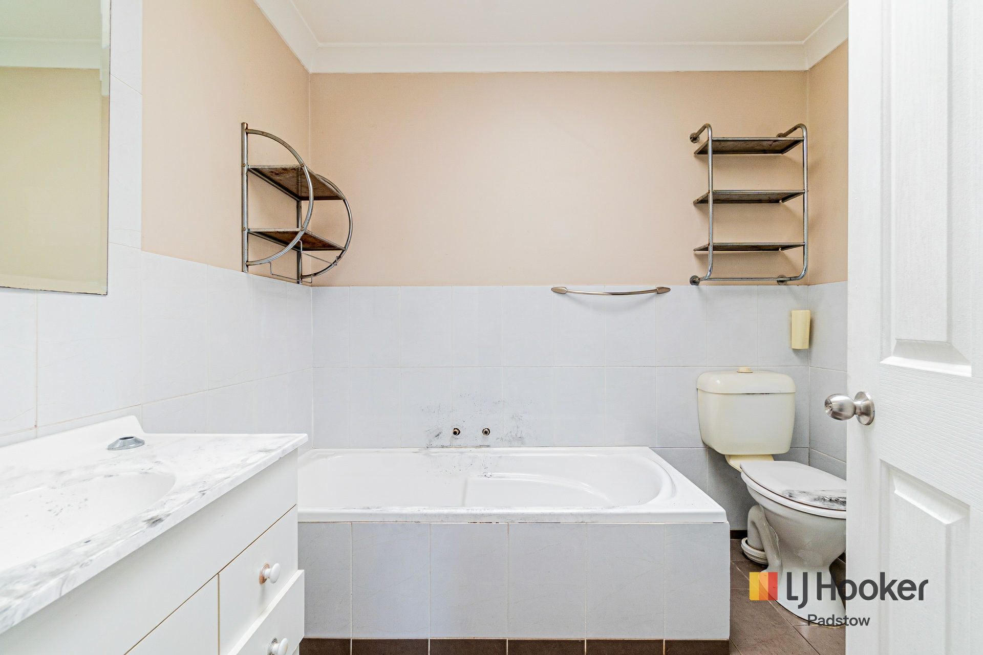 63 Queen Street — photo 8 of 10