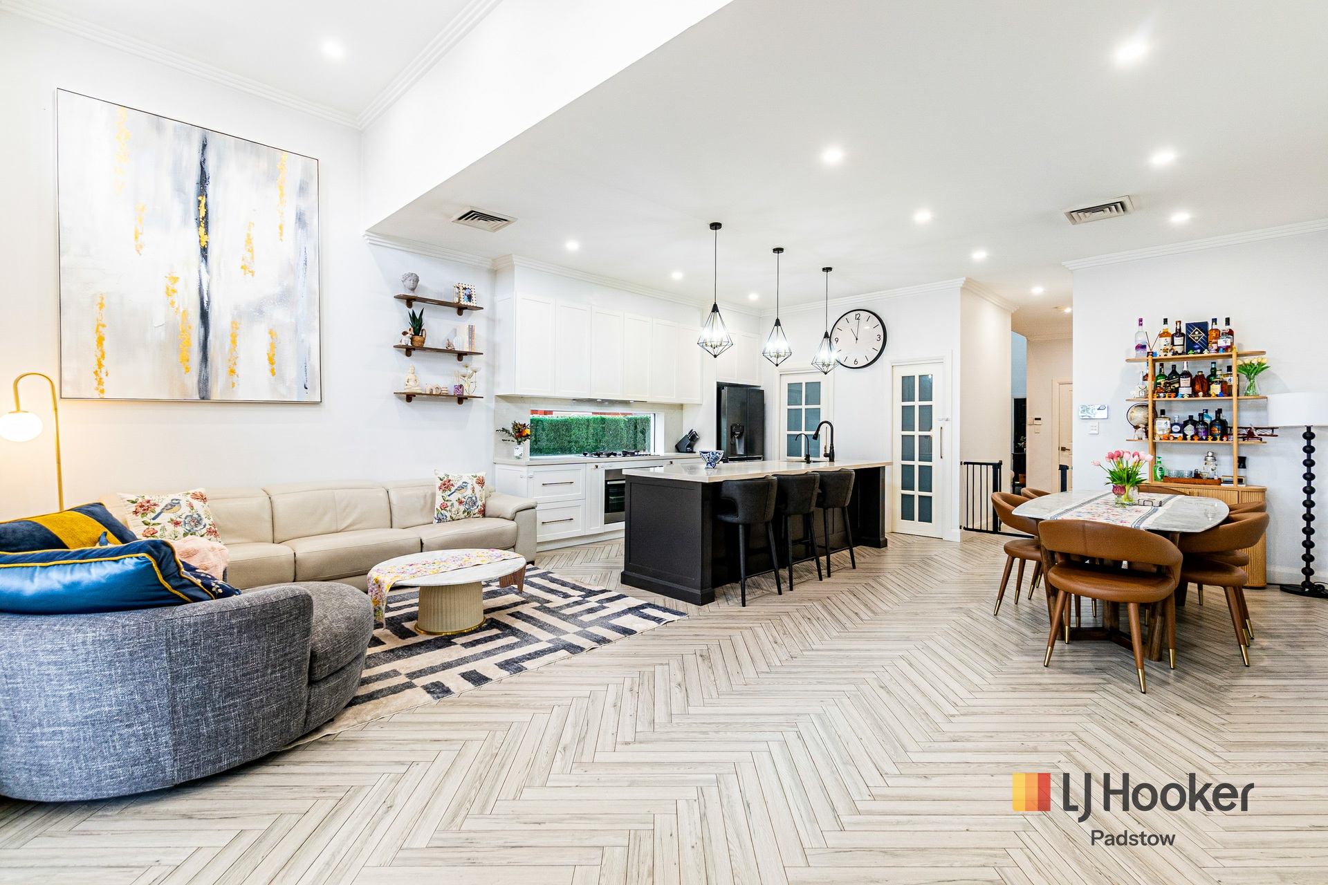 48 Wall Avenue — photo 4 of 12