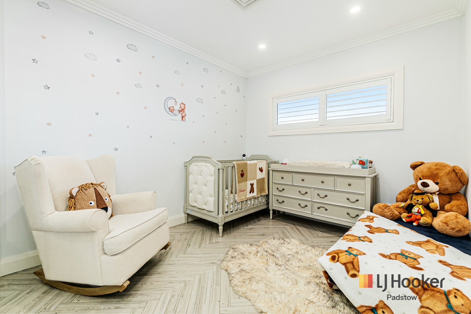 48 Wall Avenue — photo 9 of 12