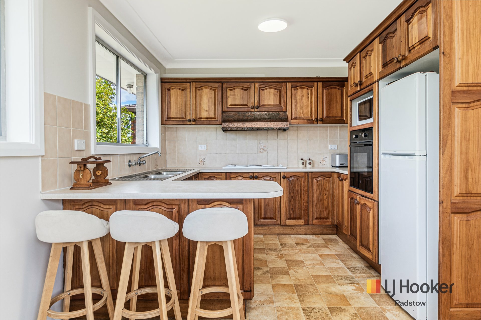 10 Helga Avenue — photo 6 of 14