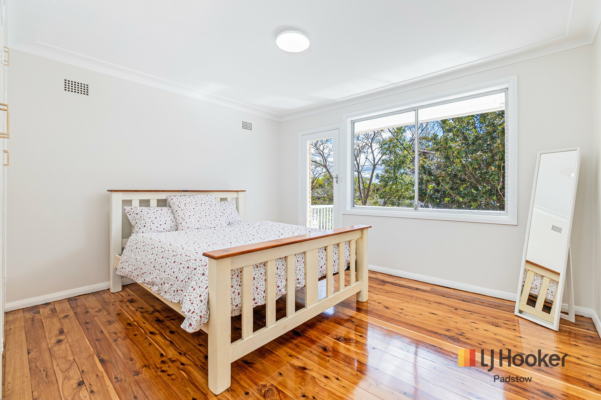10 Helga Avenue — photo 9 of 14