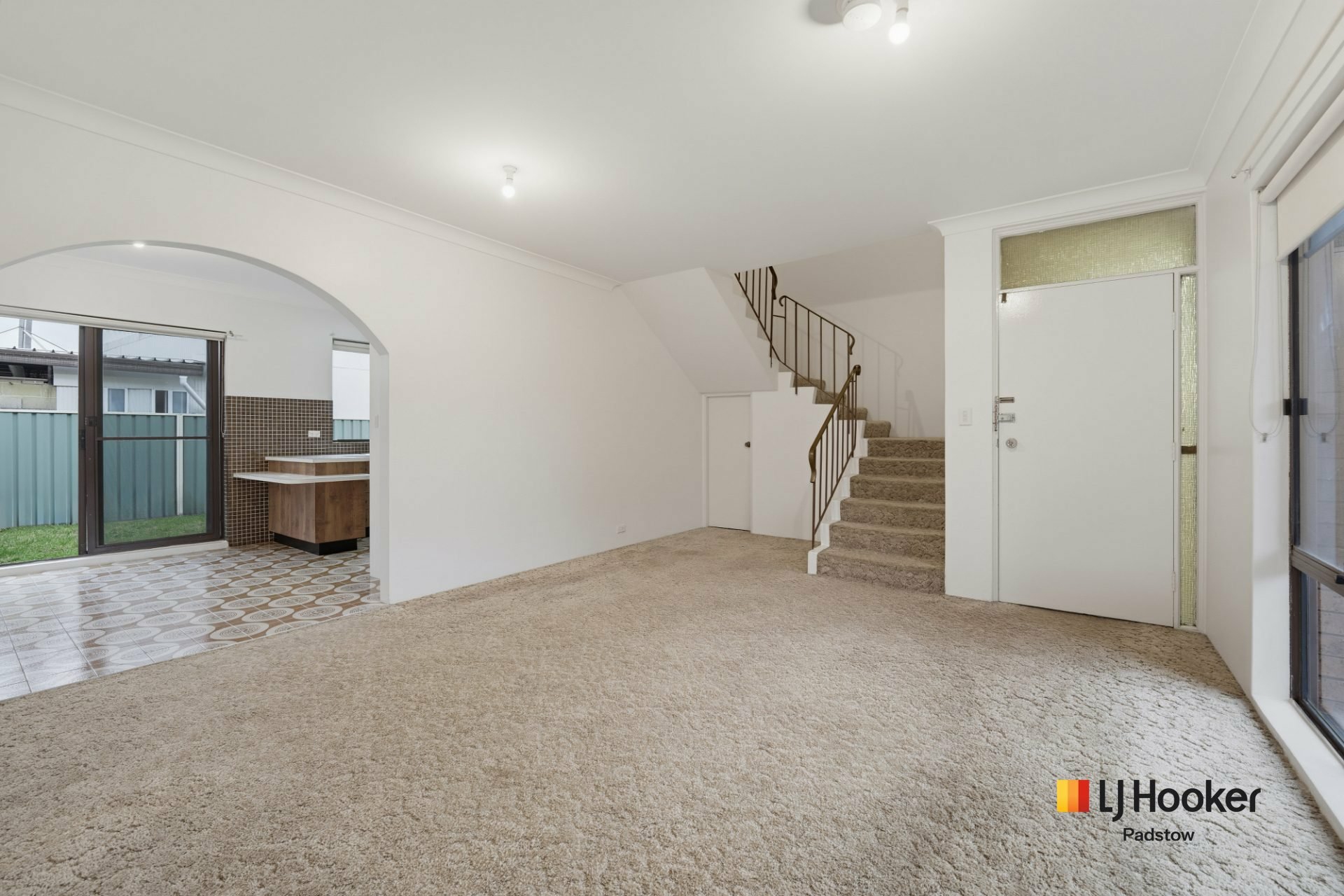 28/108 Gibson Avenue — photo 2 of 6