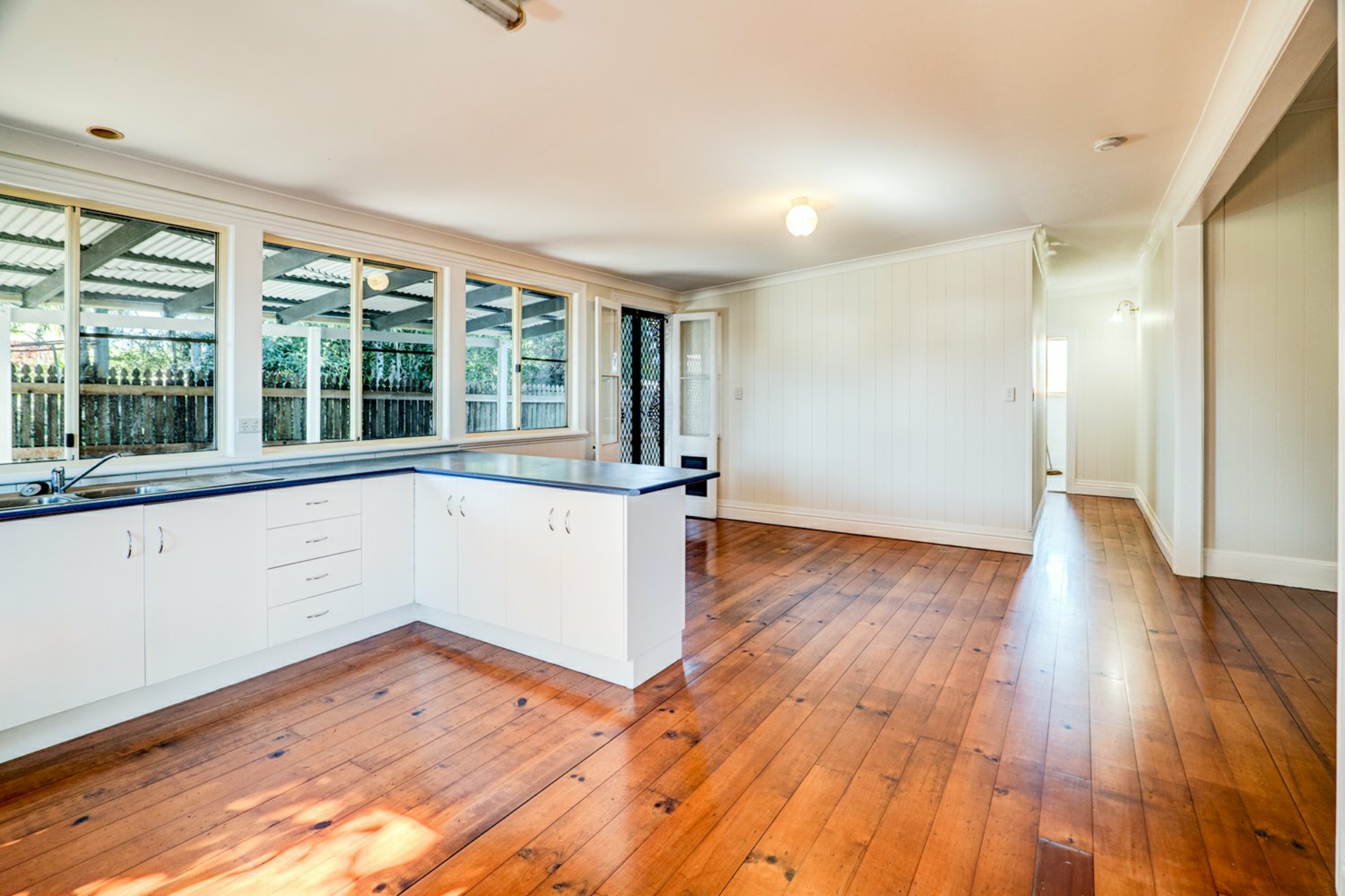 92 Woodlands Road, GATTON