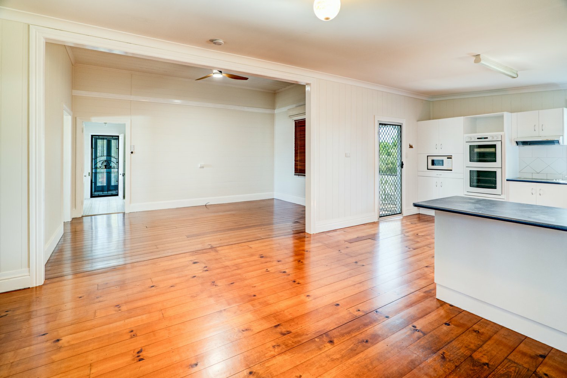 92 Woodlands Road, GATTON