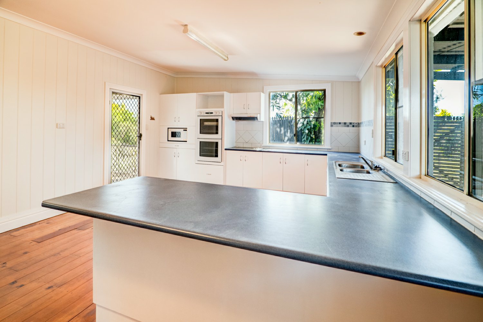 92 Woodlands Road, GATTON
