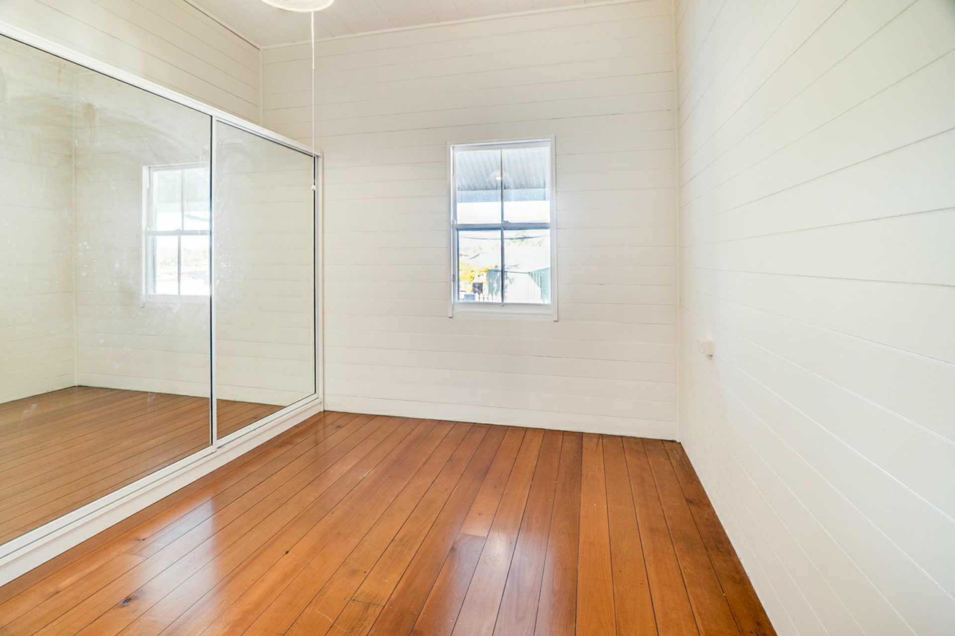 92 Woodlands Road, GATTON
