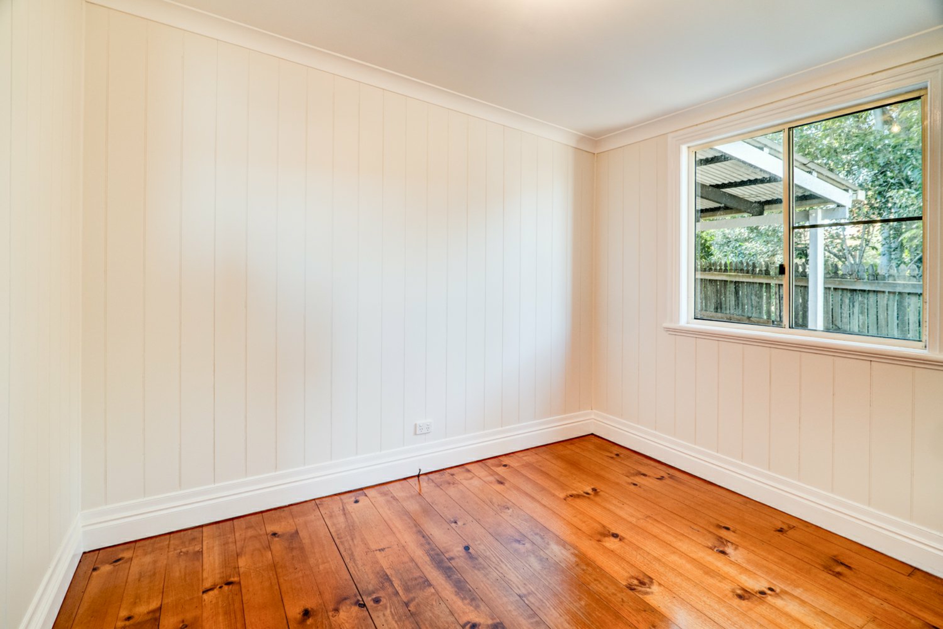 92 Woodlands Road, GATTON