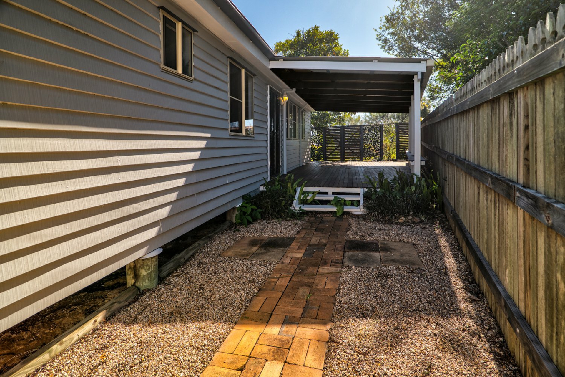92 Woodlands Road, GATTON