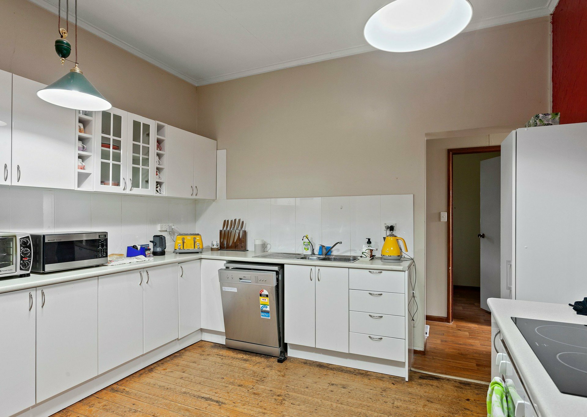 8 Brazier Road — photo 4 of 10