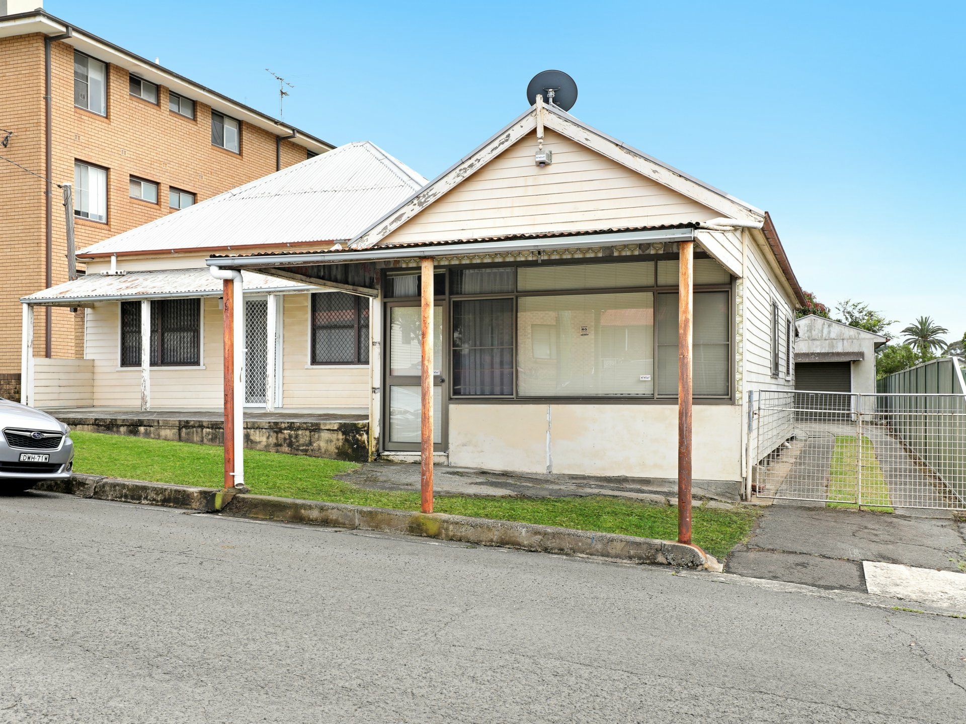 10 Hercules St, Wollongong