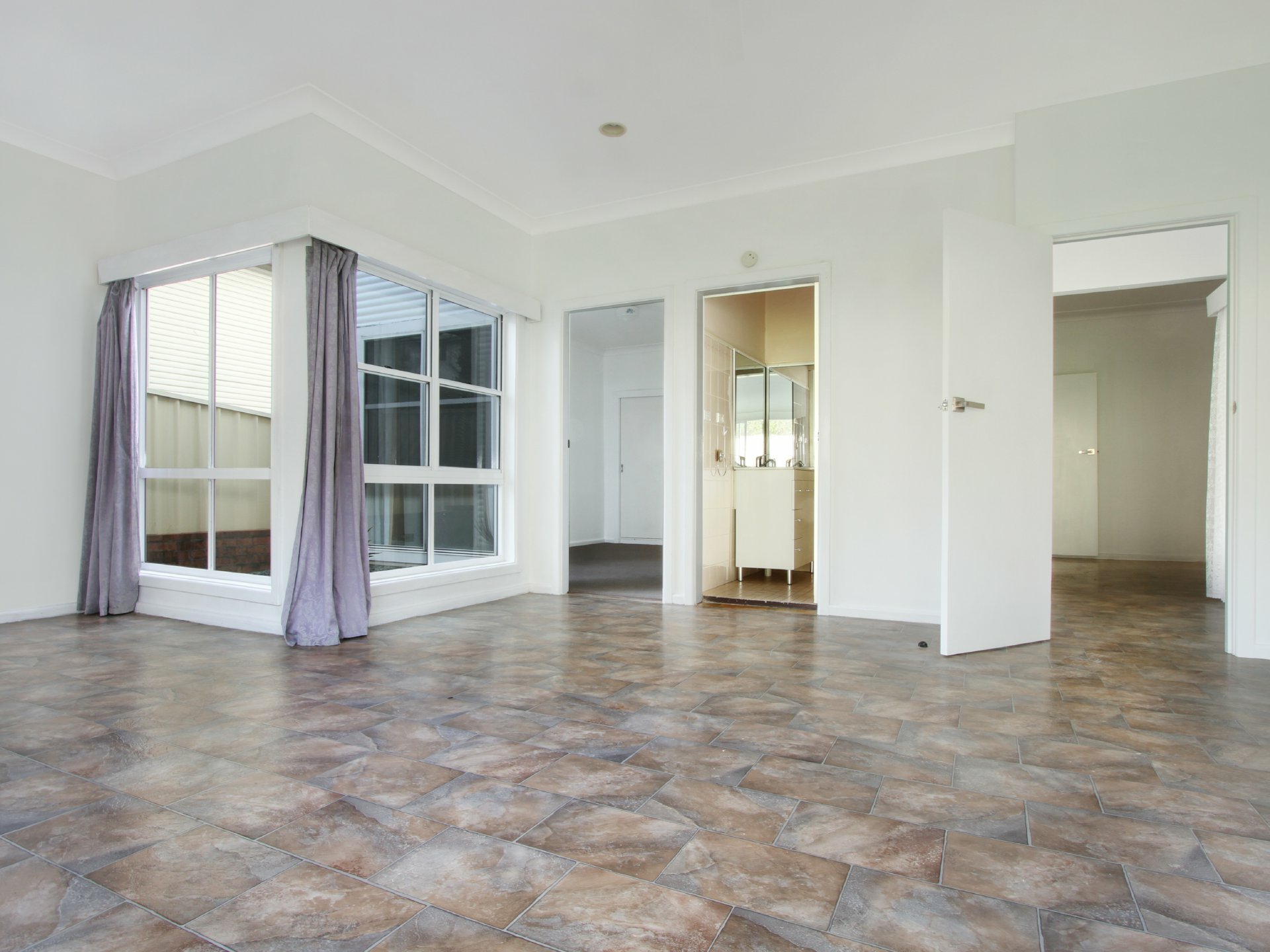 31 London Drive, WEST WOLLONGONG
