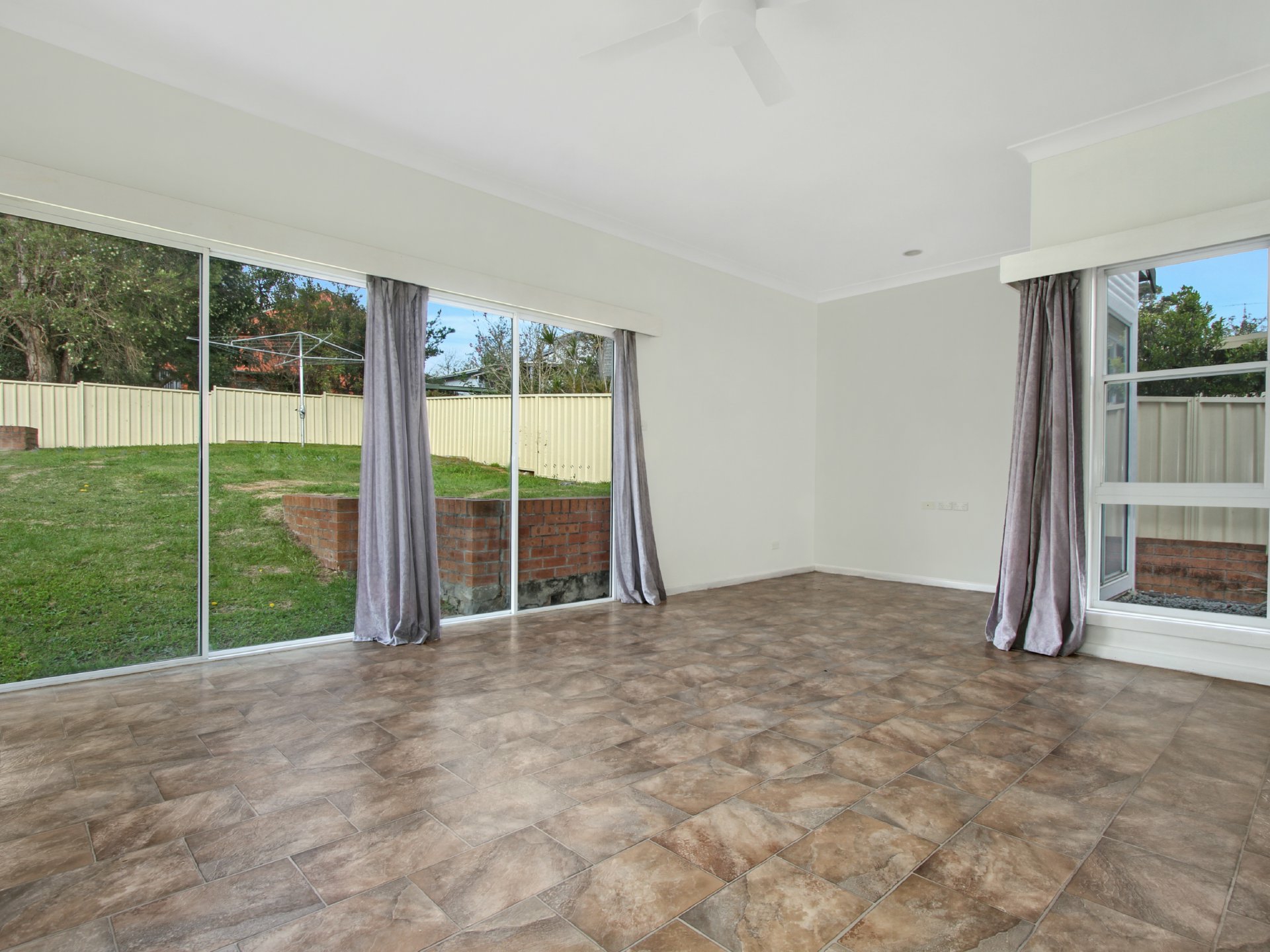 31 London Drive, WEST WOLLONGONG