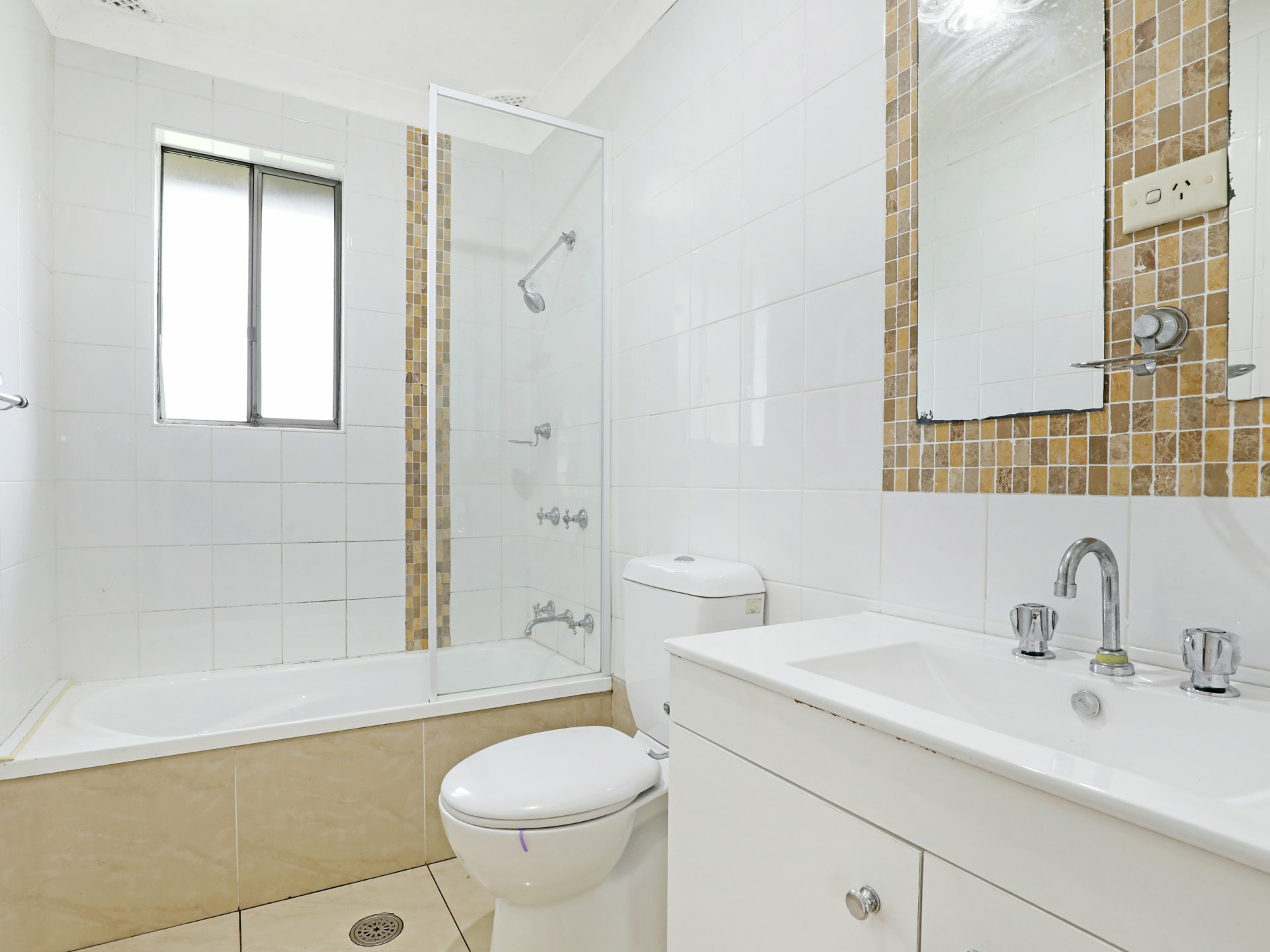 3/5 Louis Street, CORRIMAL