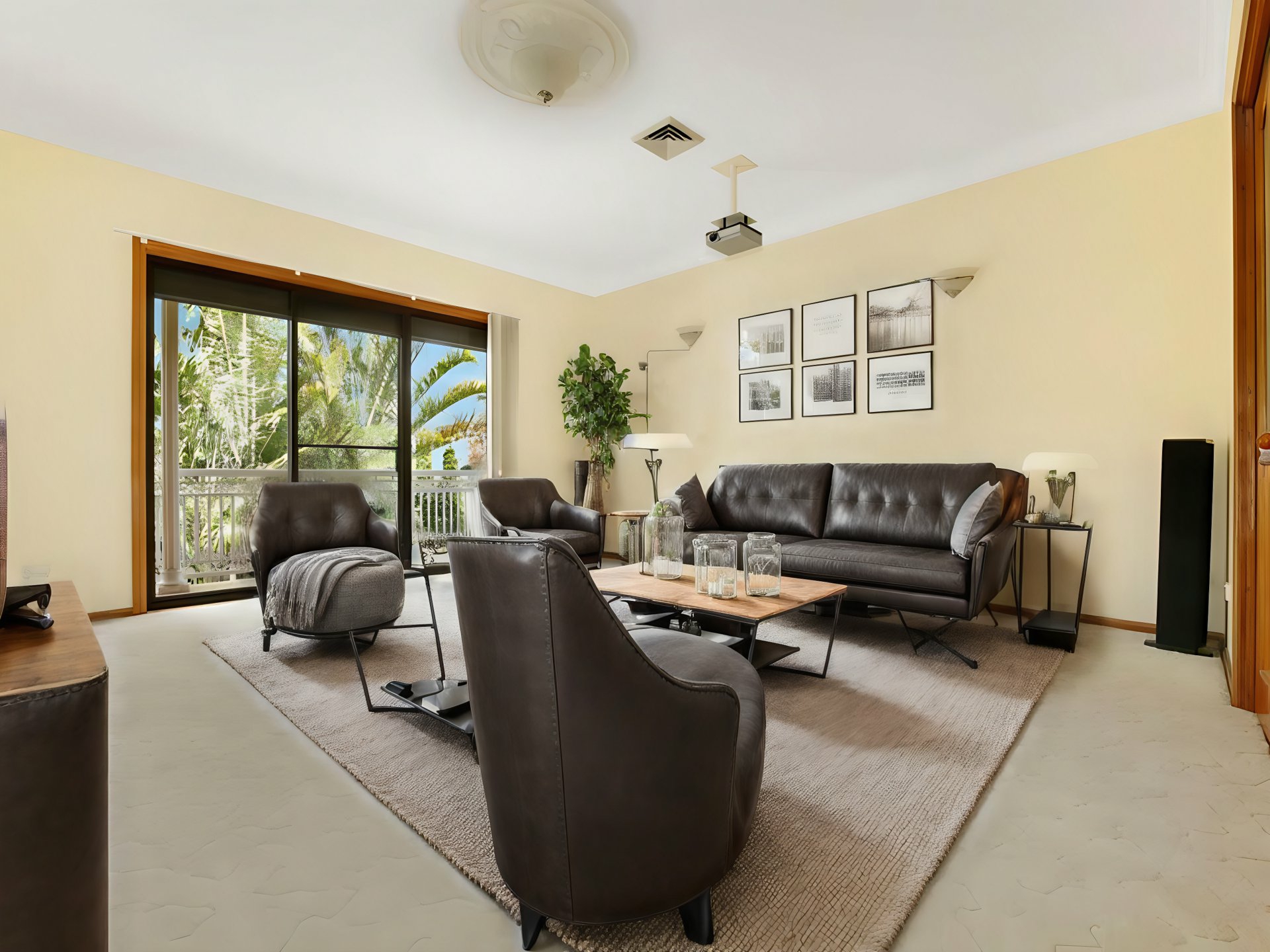 4 Staff Road, CORDEAUX HEIGHTS