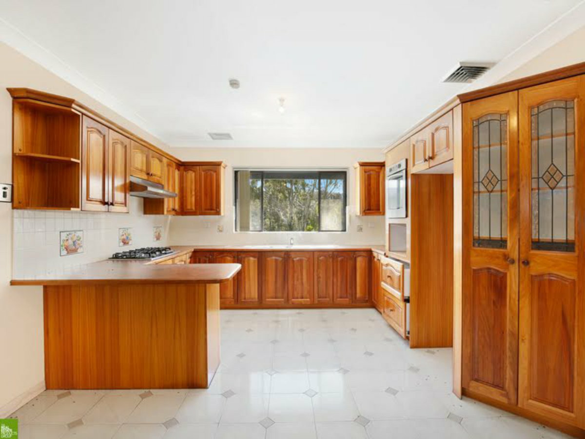 4 Staff Road, CORDEAUX HEIGHTS
