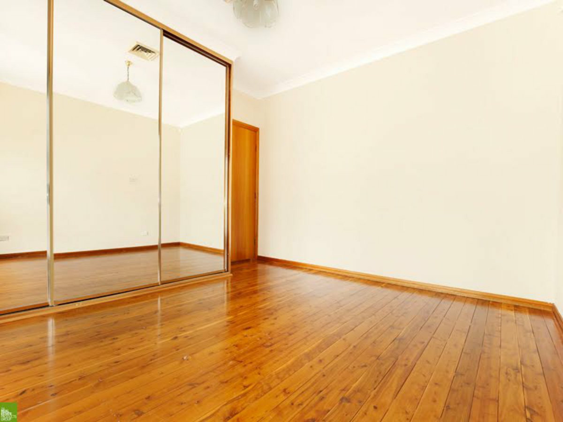 4 Staff Road, CORDEAUX HEIGHTS