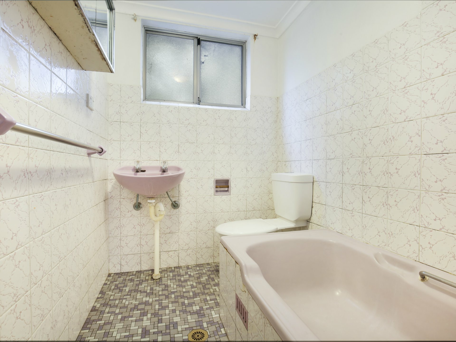 1/11 England Street, WEST WOLLONGONG
