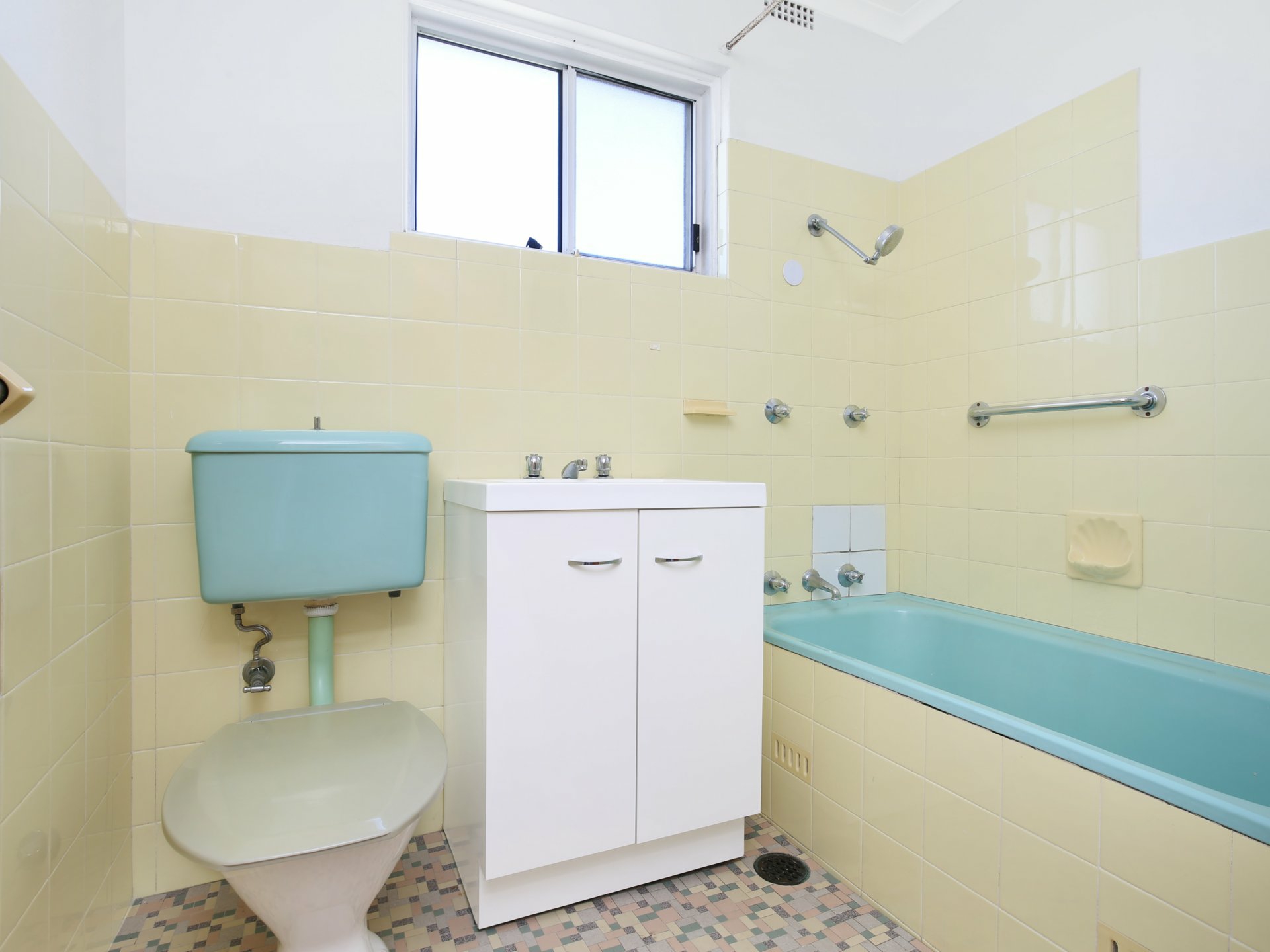 8/13 George Street, WOLLONGONG