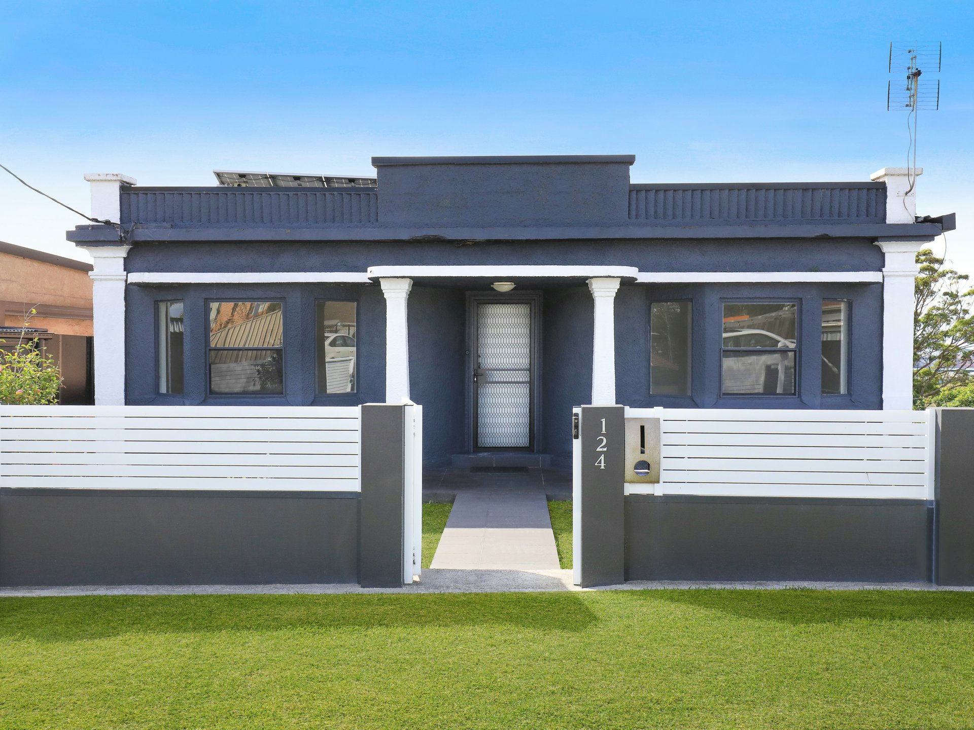 Unit 1/124 Flagstaff Road, LAKE HEIGHTS