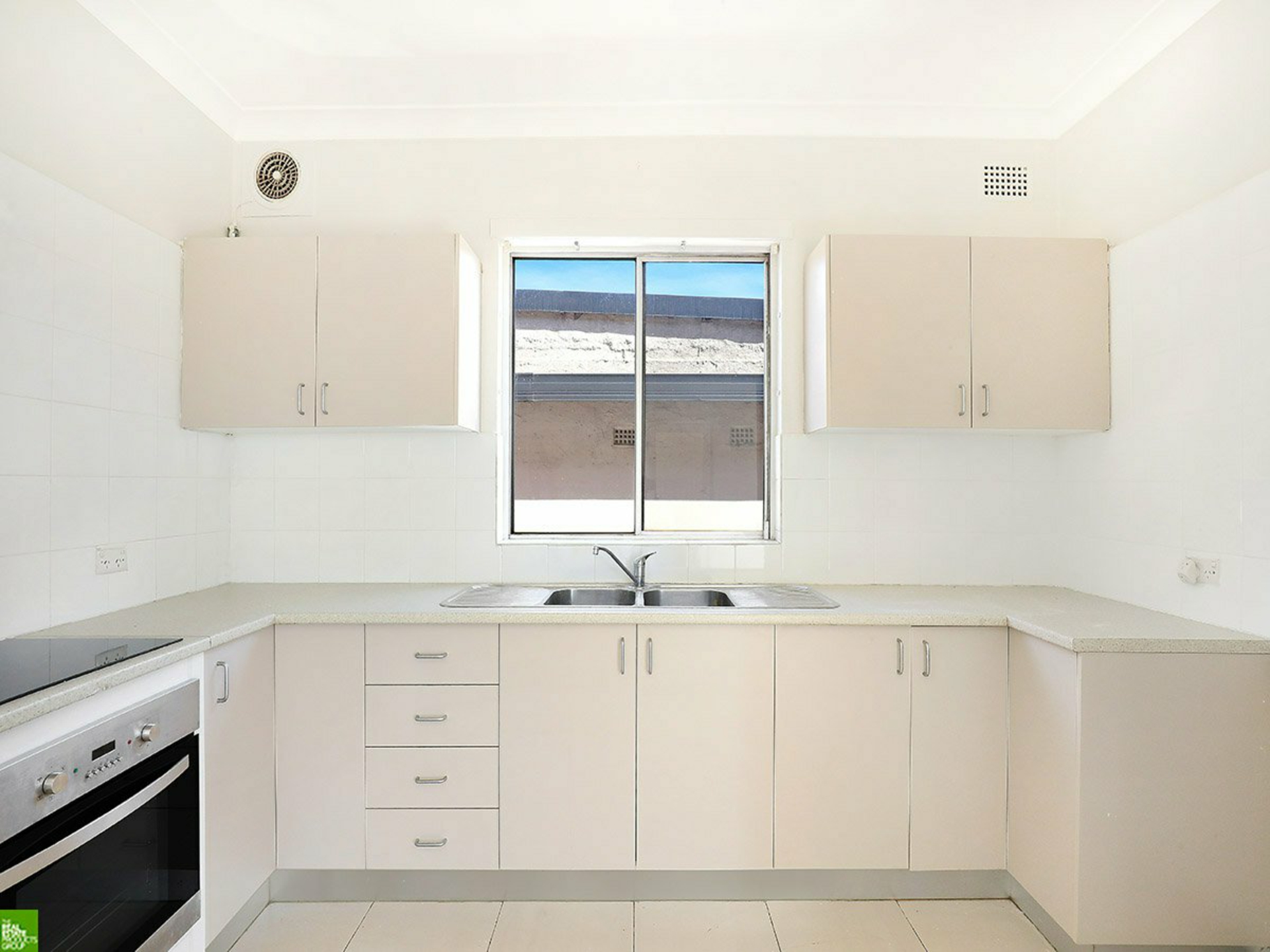 Unit 1/124 Flagstaff Road, LAKE HEIGHTS