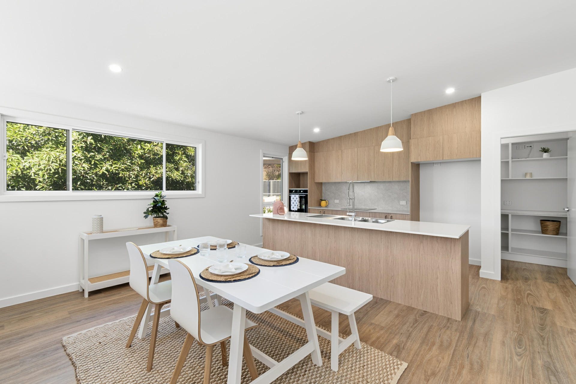 6B Seaview Way, Long Beach
