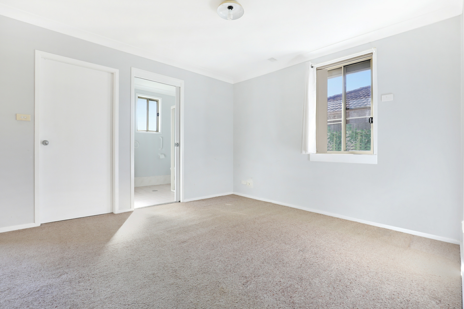 82 Lake Entrance Road — photo 5 of 10