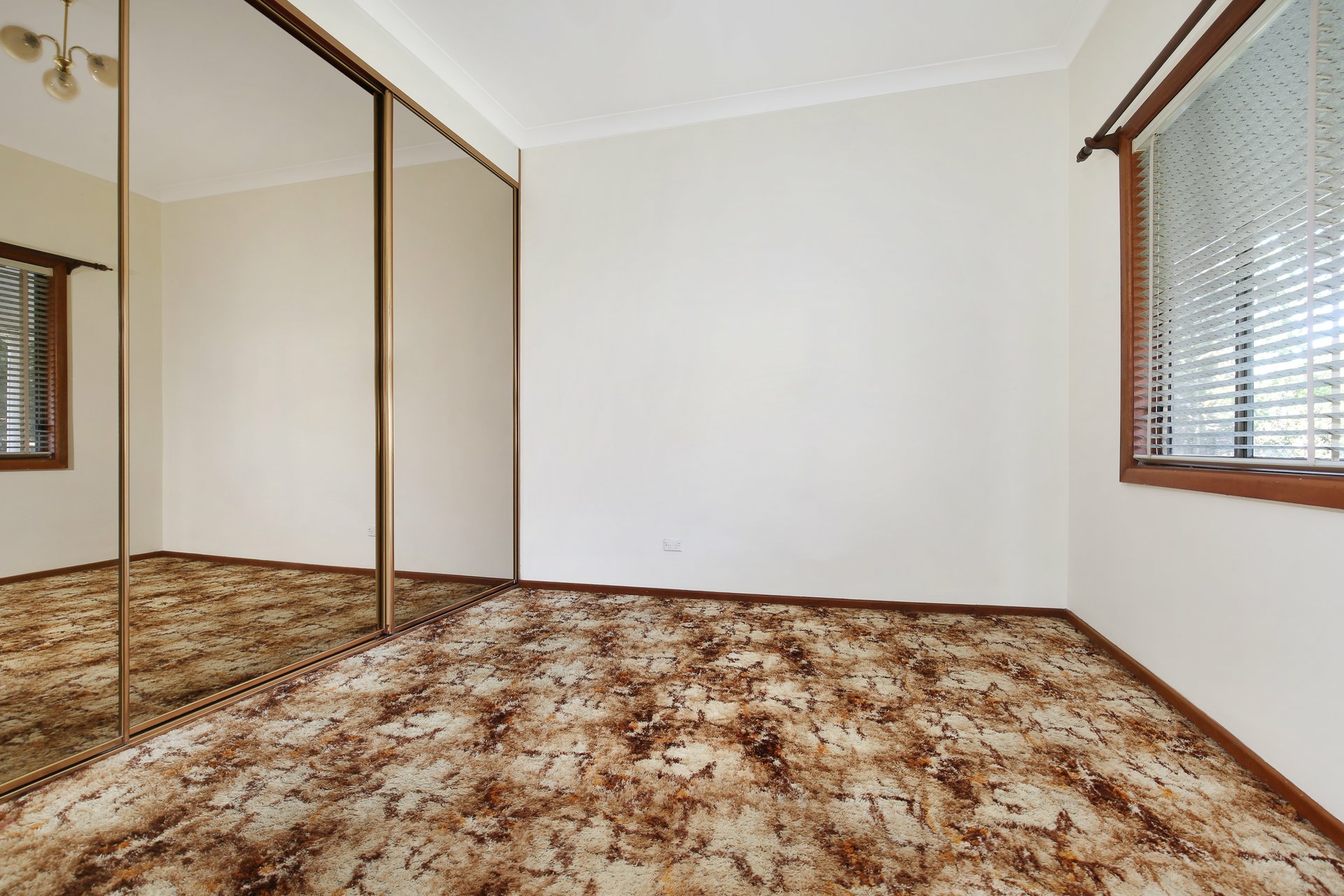 74 Rowland Avenue — photo 4 of 6