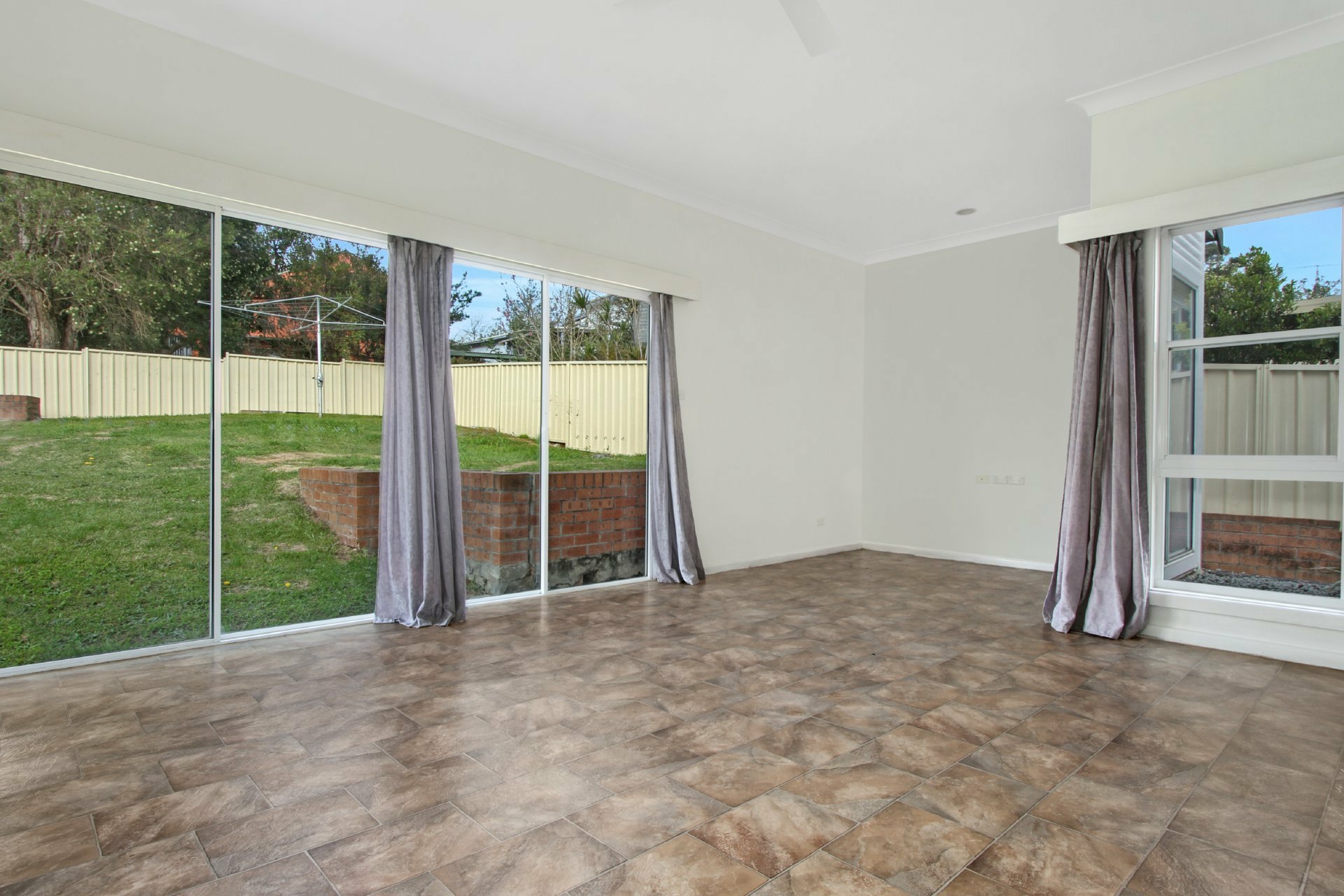 31 London Drive — photo 5 of 6