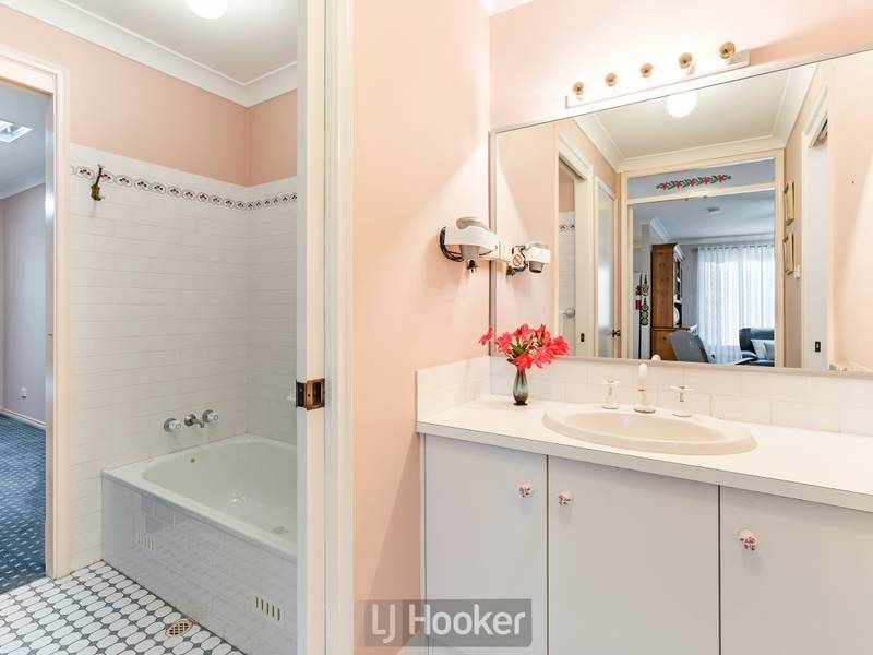 2/4 Deal Street, MOUNT HUTTON