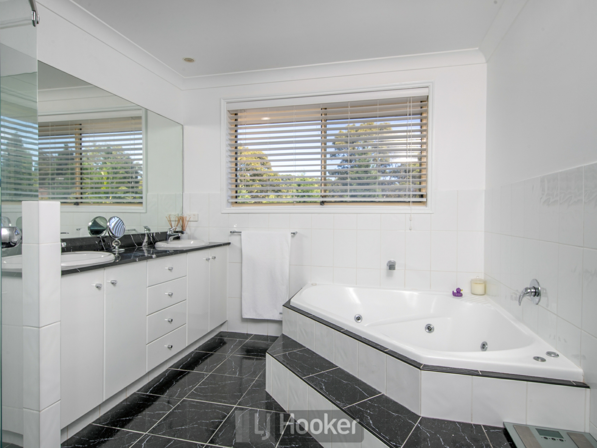14 Dulungra Avenue, BELMONT NORTH