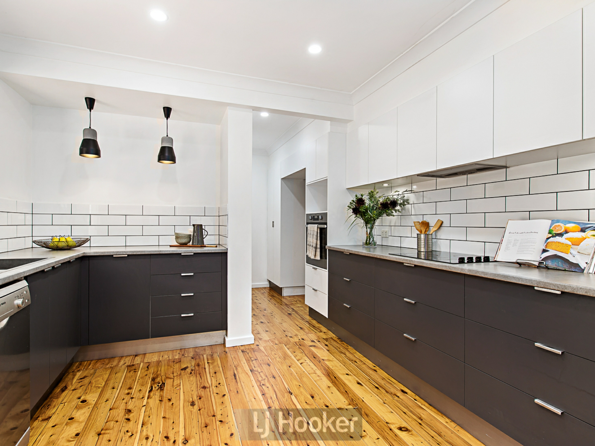 4 Railway Crescent, BELMONT NORTH