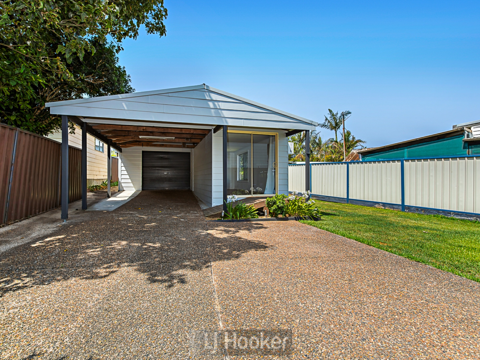 4 Railway Crescent, BELMONT NORTH