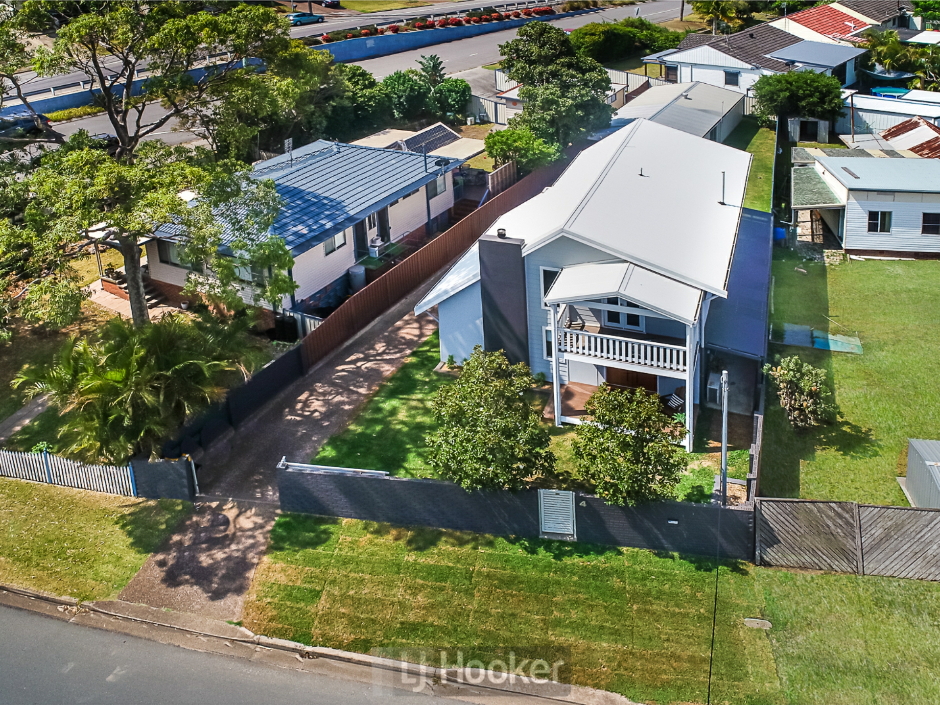 4 Railway Crescent, BELMONT NORTH