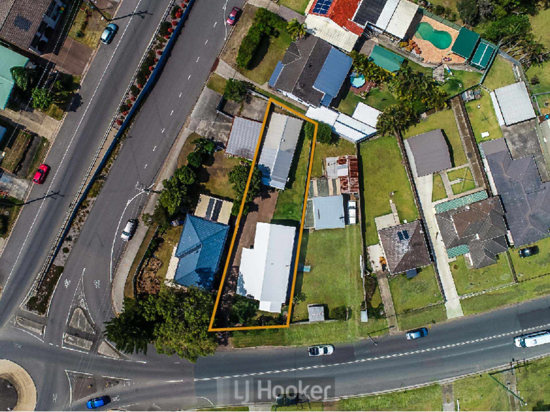 4 Railway Crescent, BELMONT NORTH