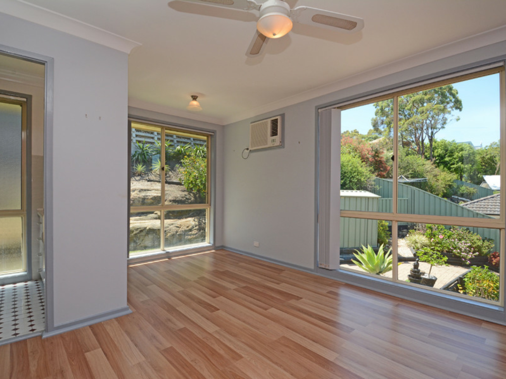 75 Alkrington Avenue, FISHING POINT