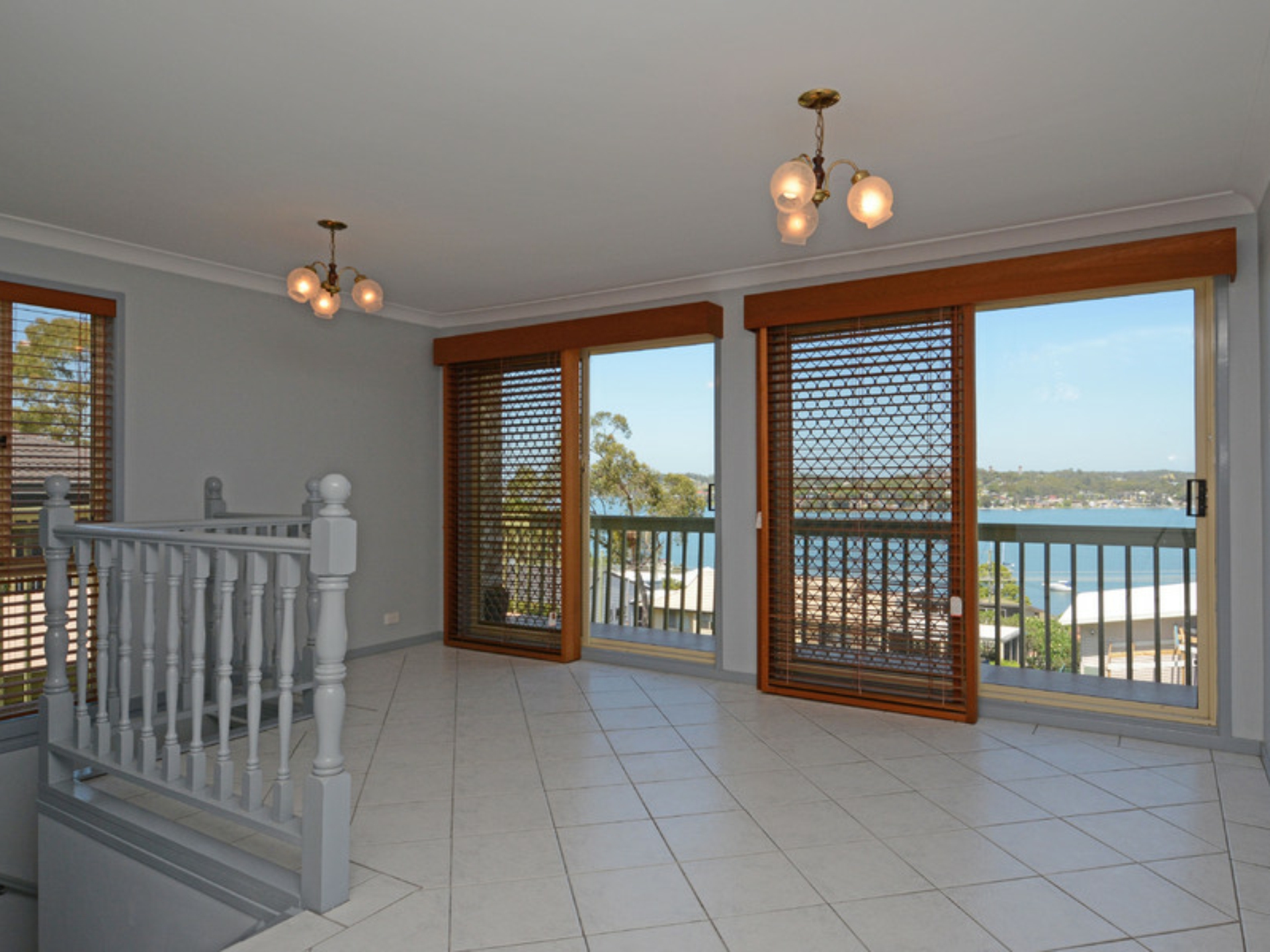 75 Alkrington Avenue, FISHING POINT